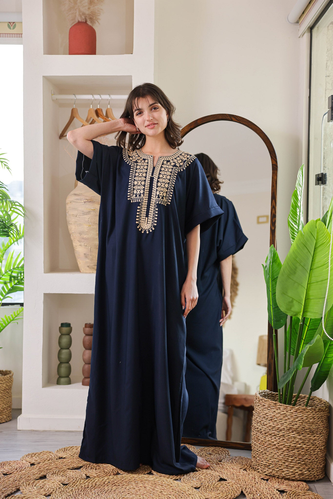 قميص داكرون نص كم مطرز