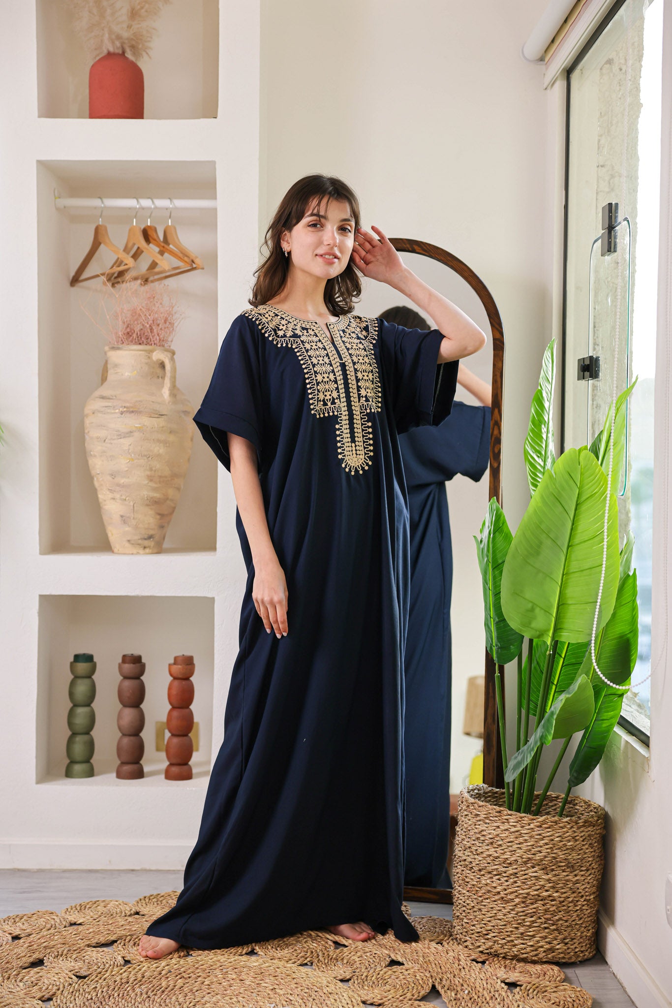 قميص داكرون نص كم مطرز