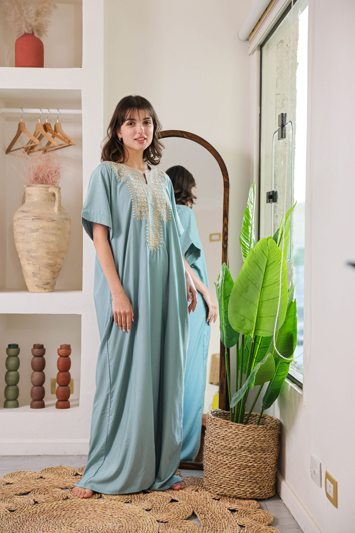 قميص داكرون نص كم مطرز