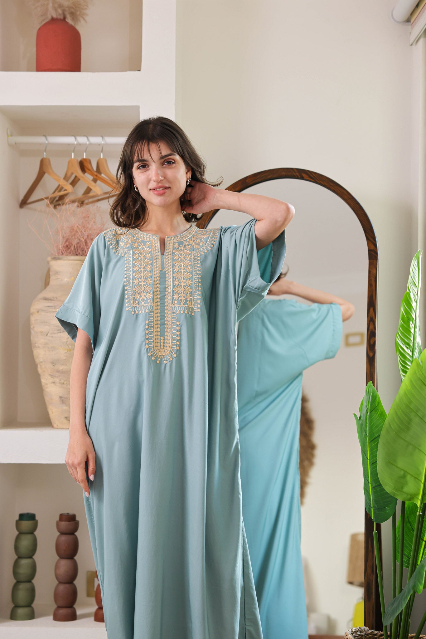 قميص داكرون نص كم مطرز