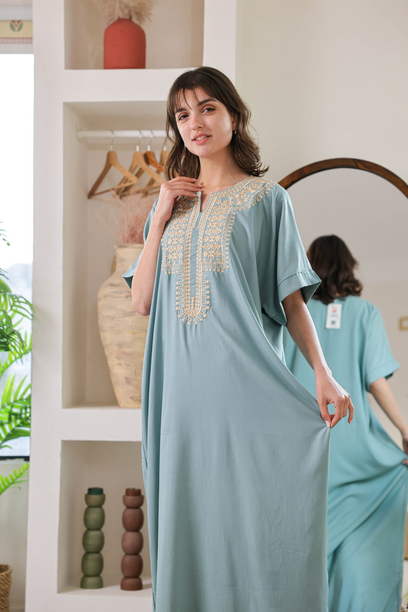 قميص داكرون نص كم مطرز