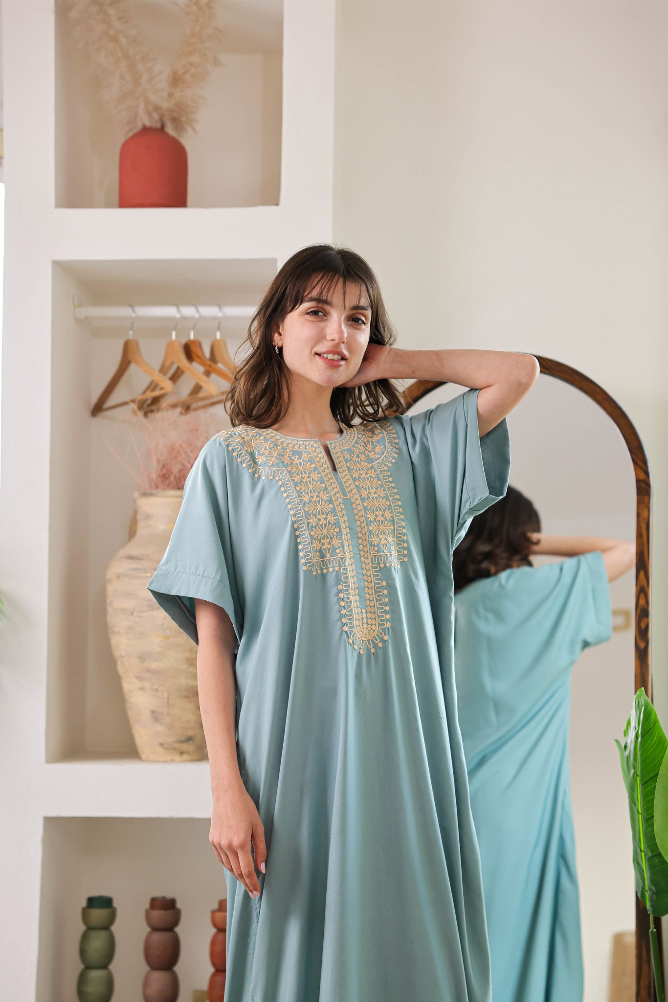 قميص داكرون نص كم مطرز