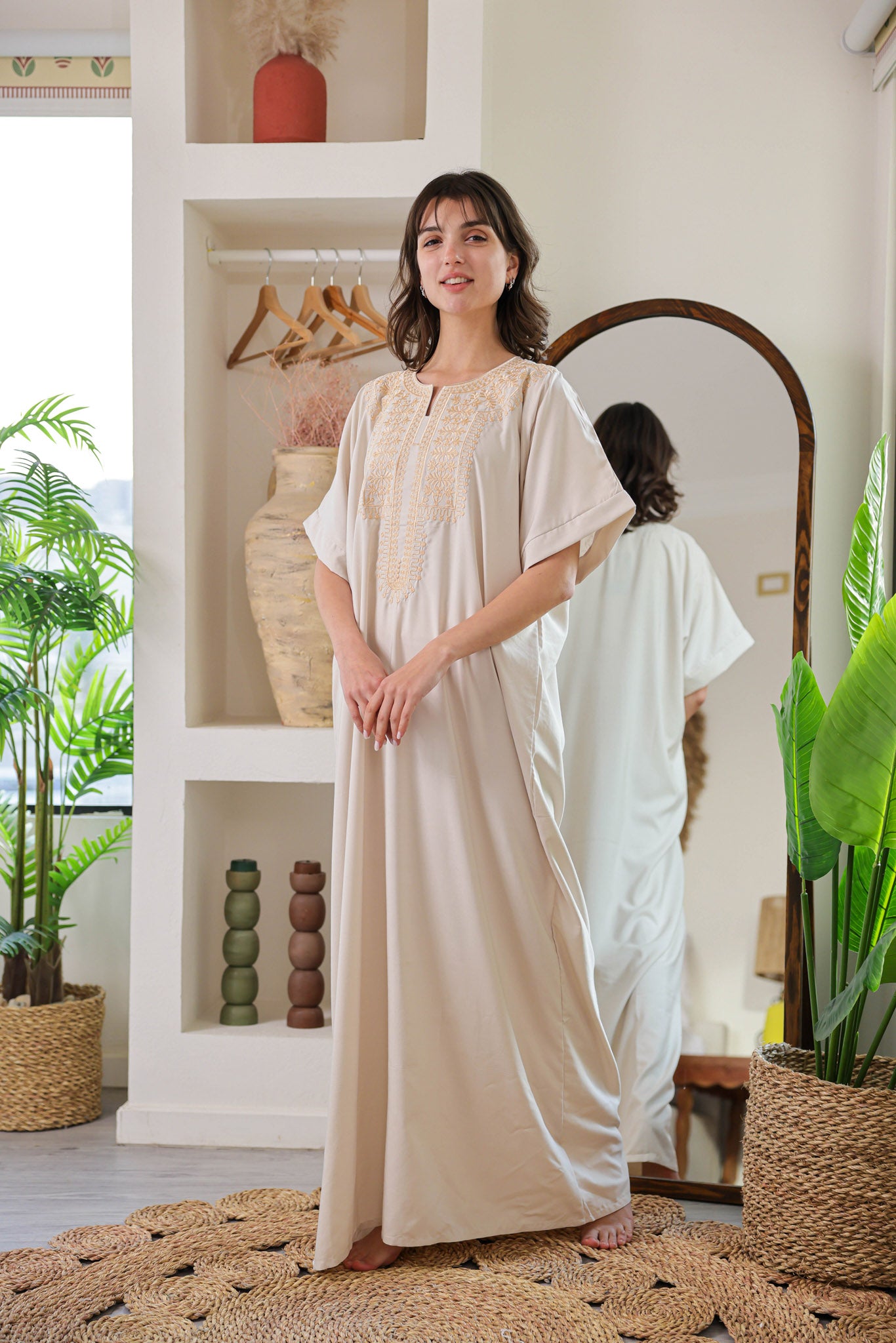 قميص داكرون نص كم مطرز