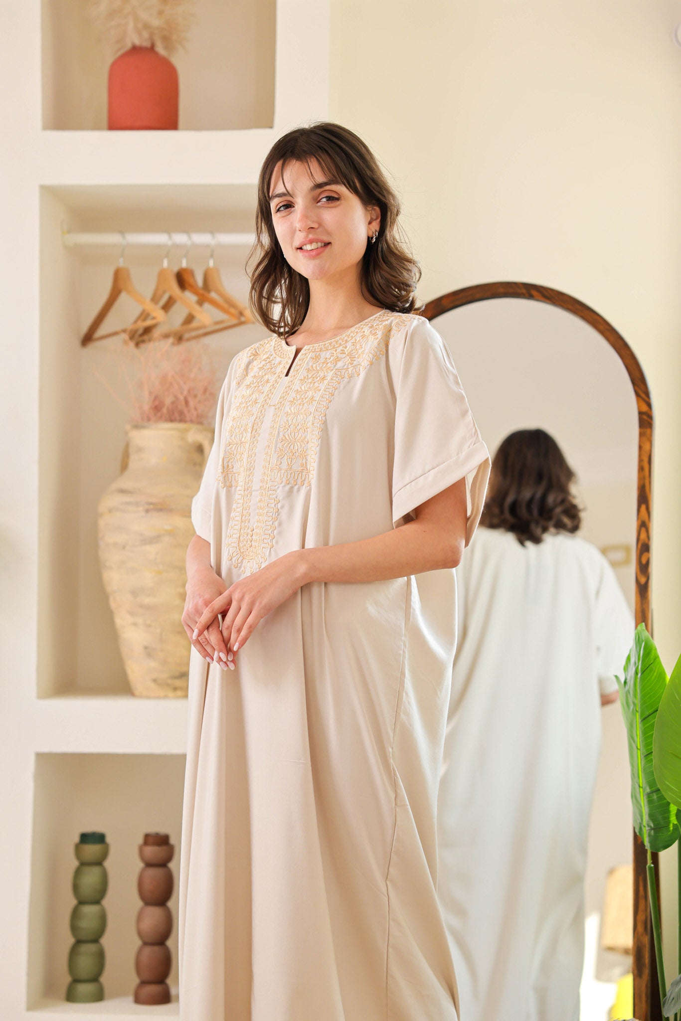 قميص داكرون نص كم مطرز