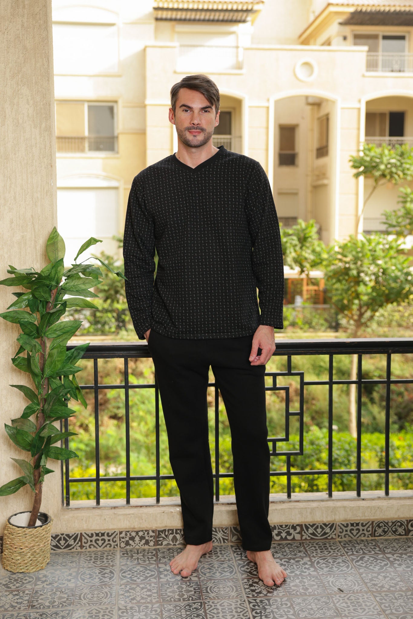 بيجاما ميلتون رقبه سبعه مطبوع روتاري بنطلون ساده