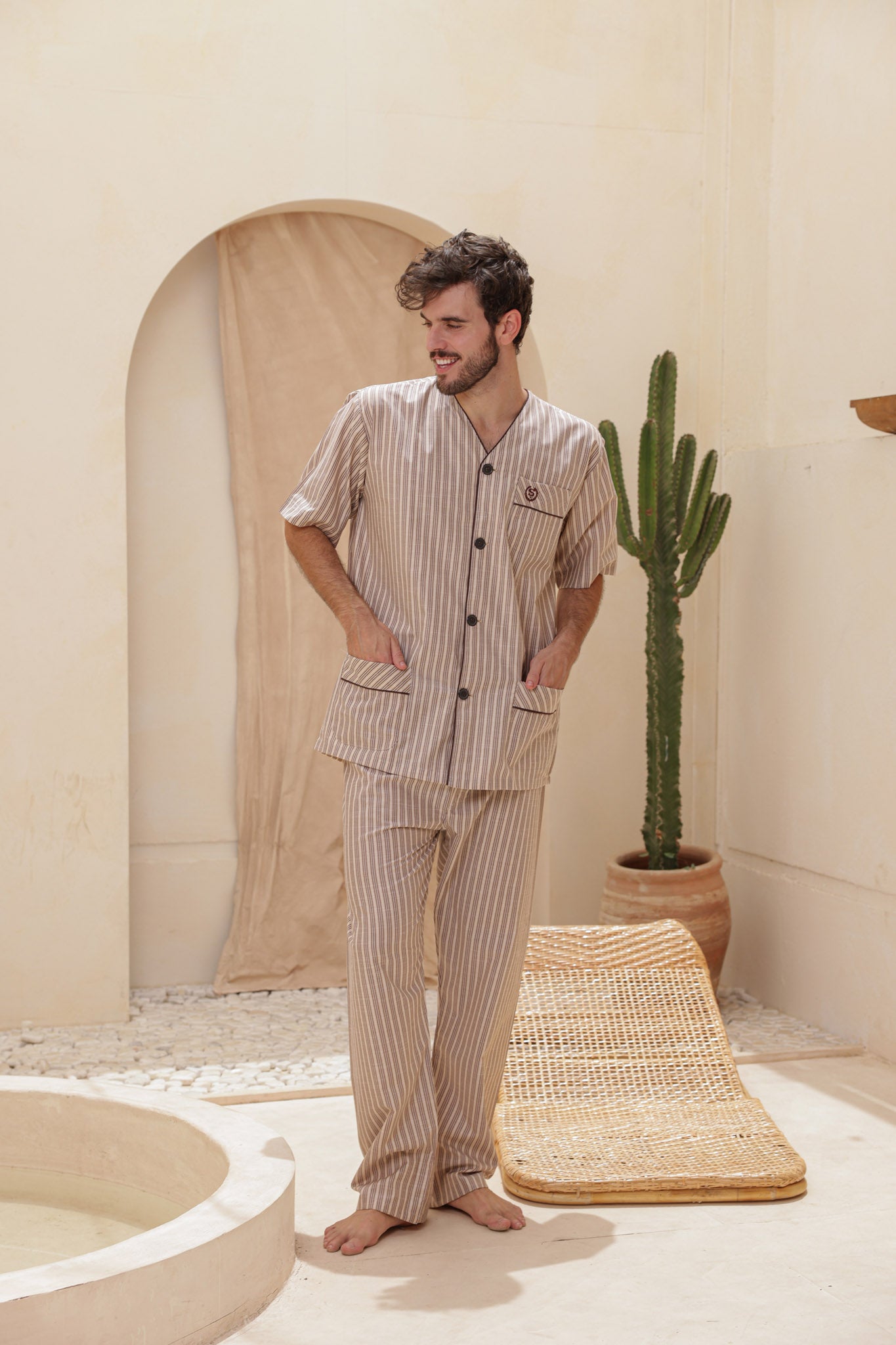 بيجاما رجالي كلاسيك بزرير مقلم بنطلون مقلم