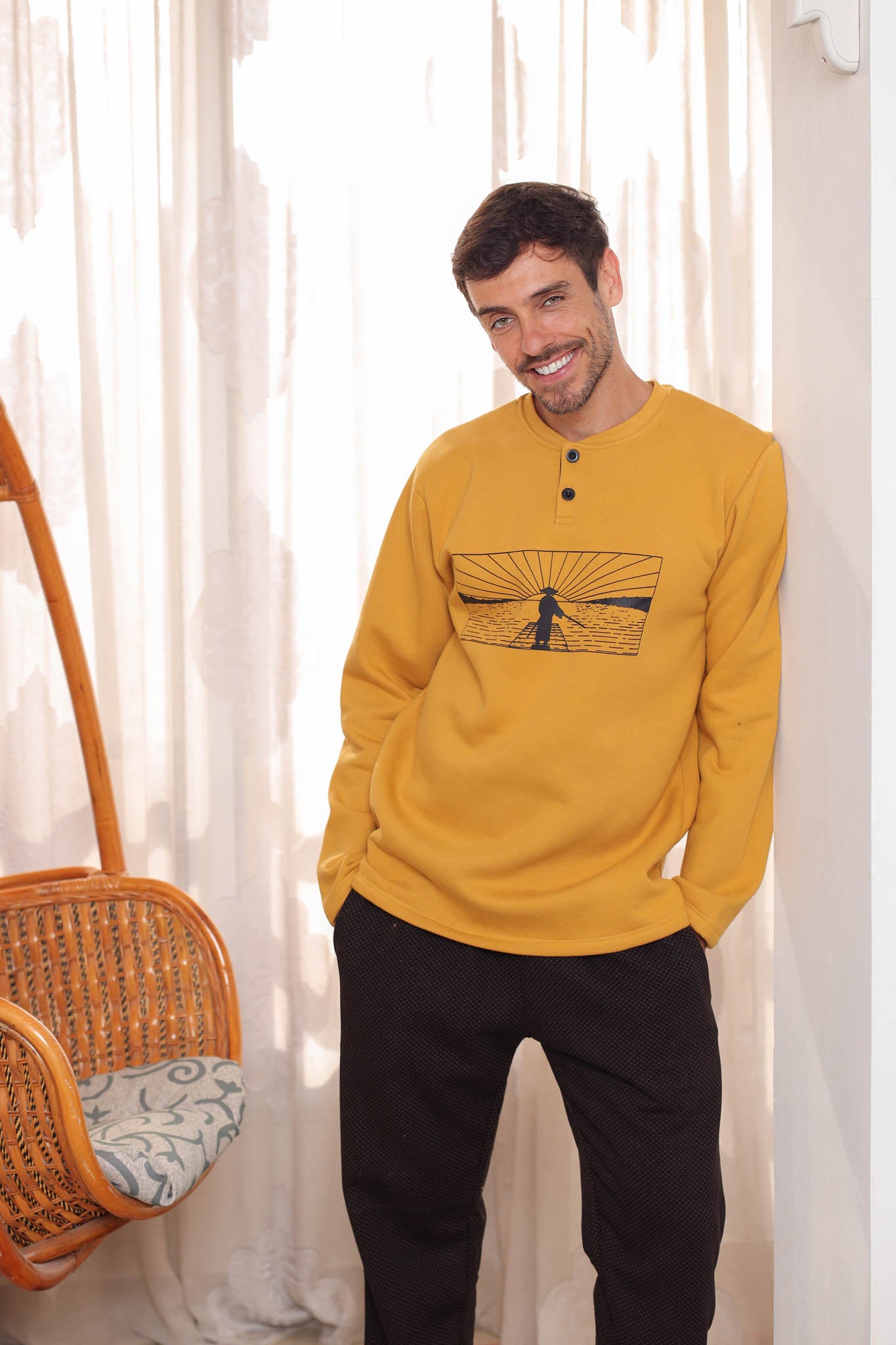 بيجاما ميلتون صدرد مطبوع بنطلون روتاري