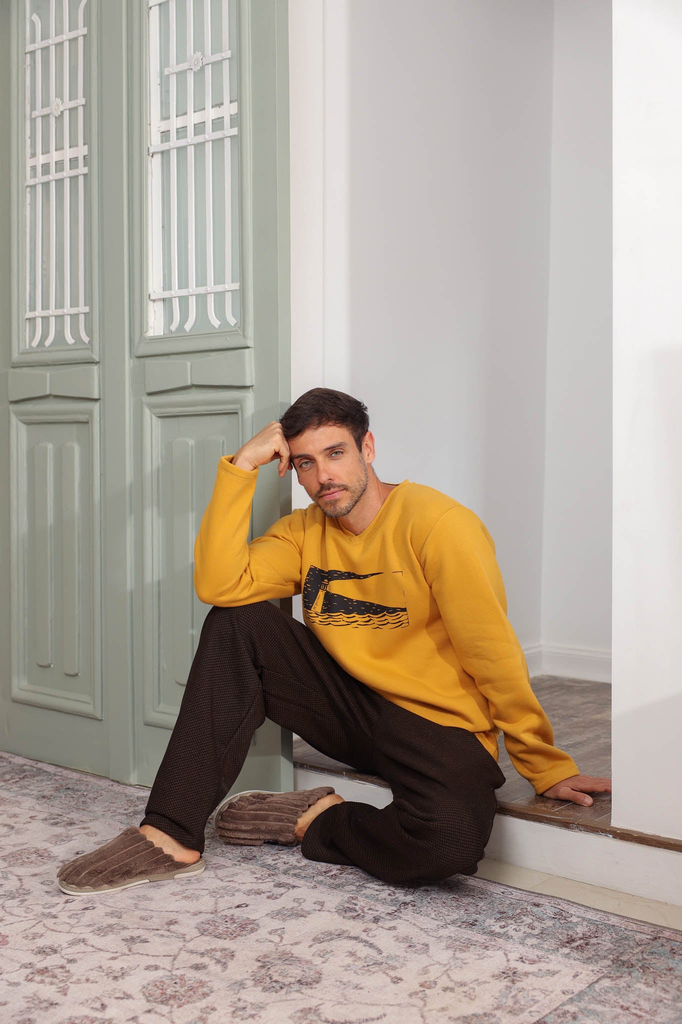 بيجاما ميلتون صدر مطبوع بنطلون روتاري