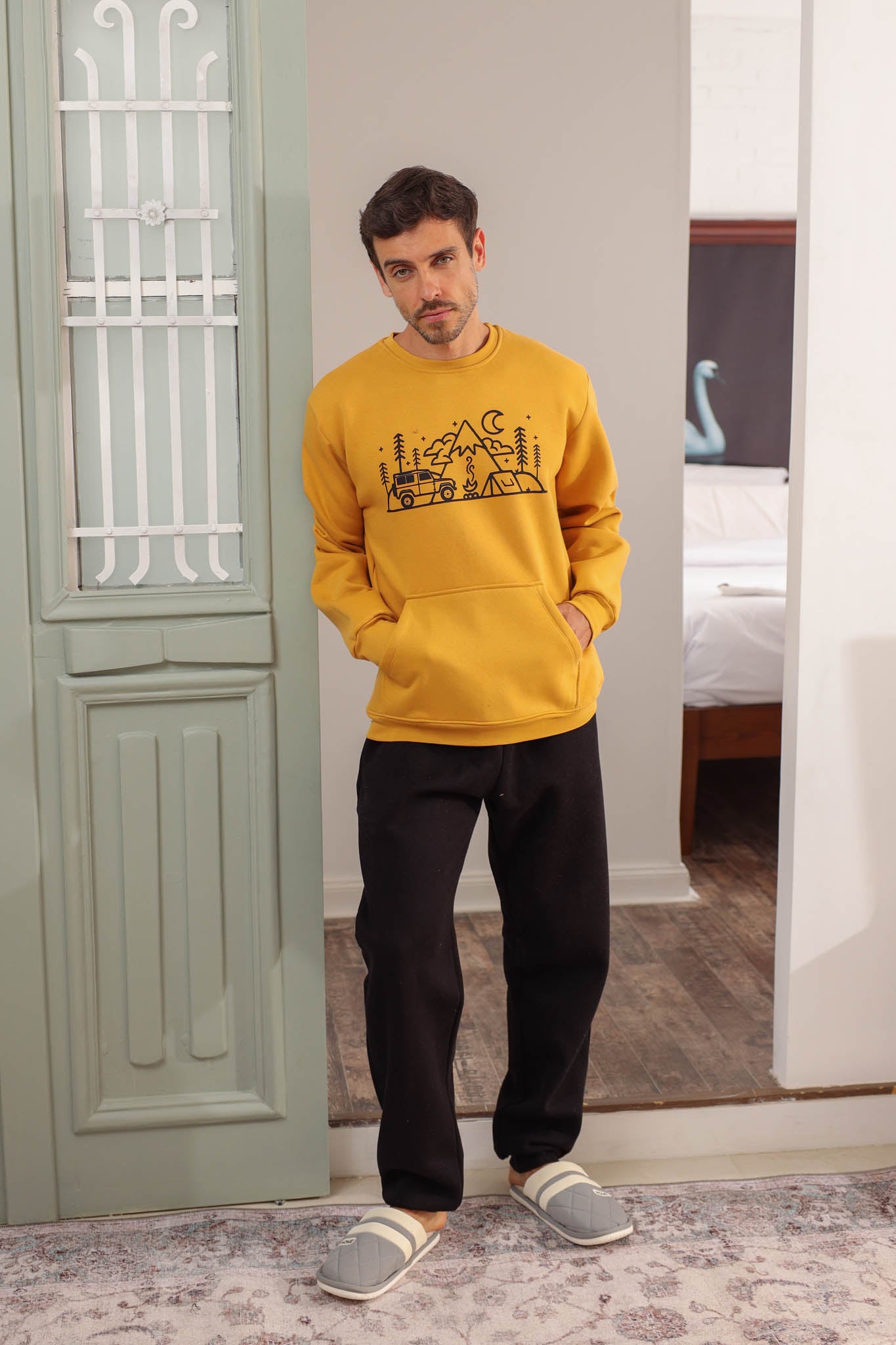 بيجاما ميلتون مطبوع بنطلون ساده