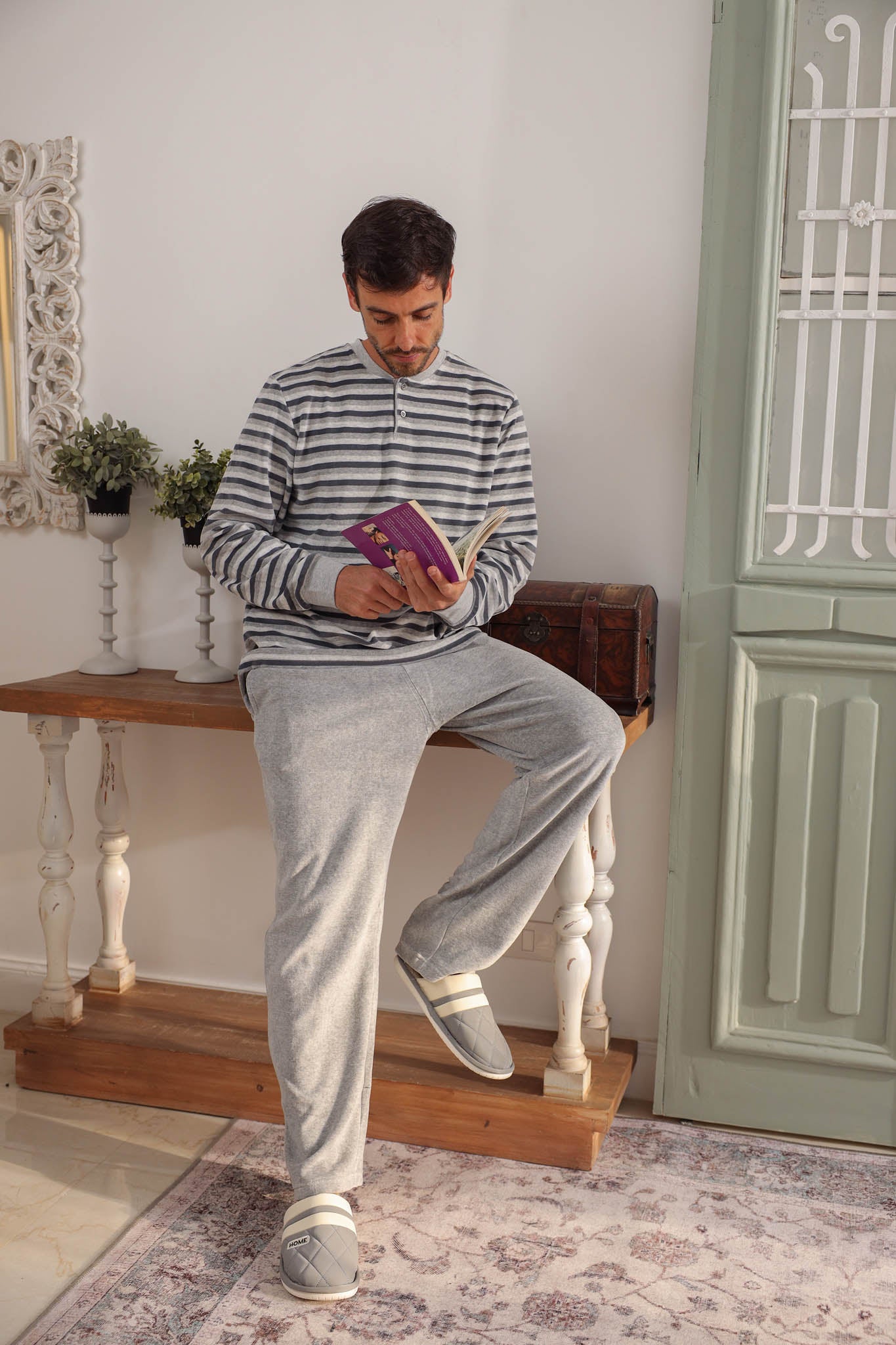 بيجاما قطيفه سترايبر بنطلون ساده