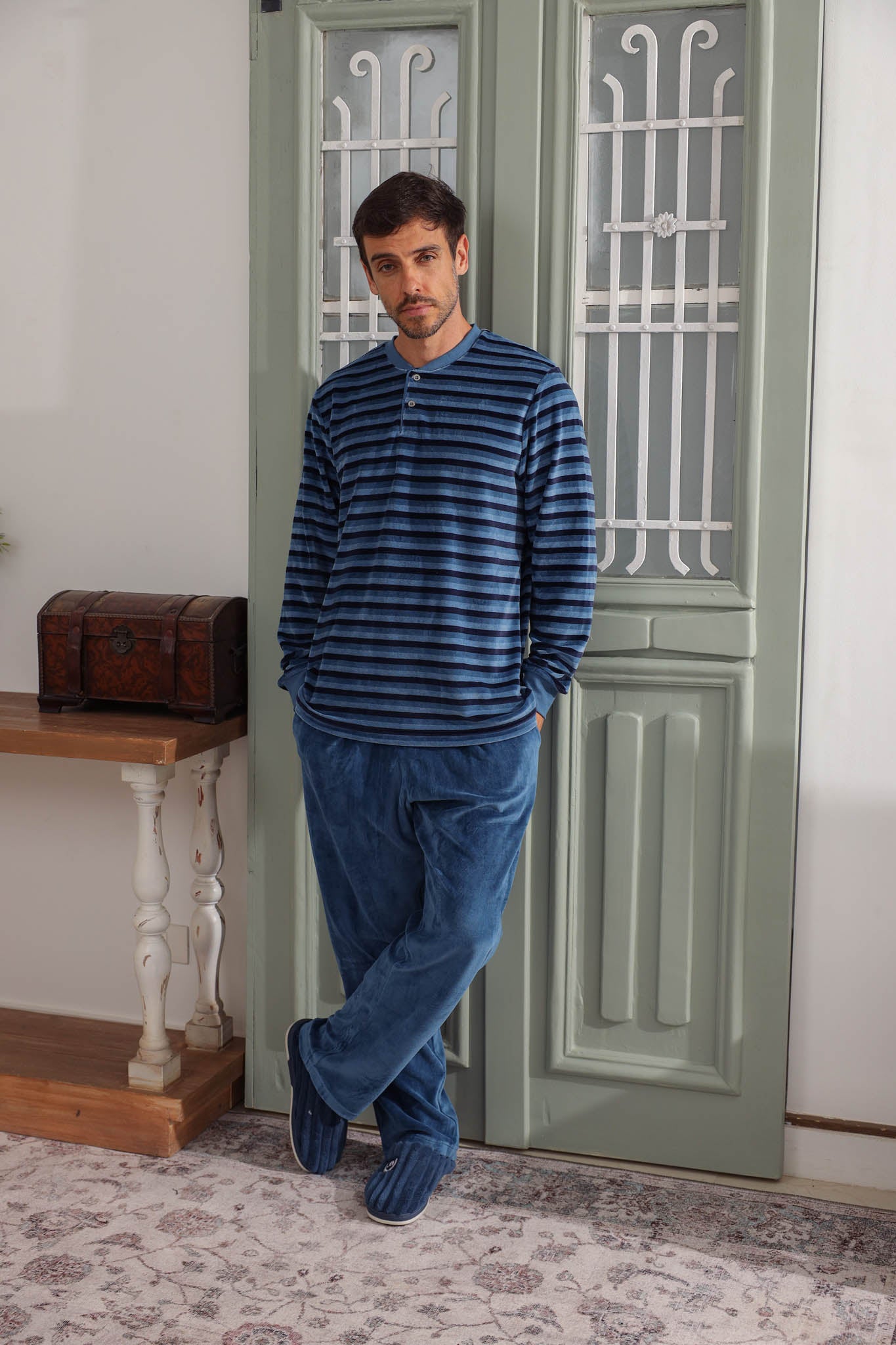 بيجاما قطيفه سترايبر بنطلون ساده