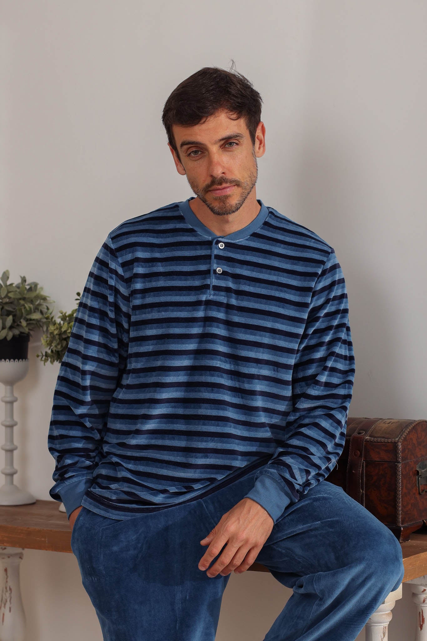 بيجاما قطيفه سترايبر بنطلون ساده