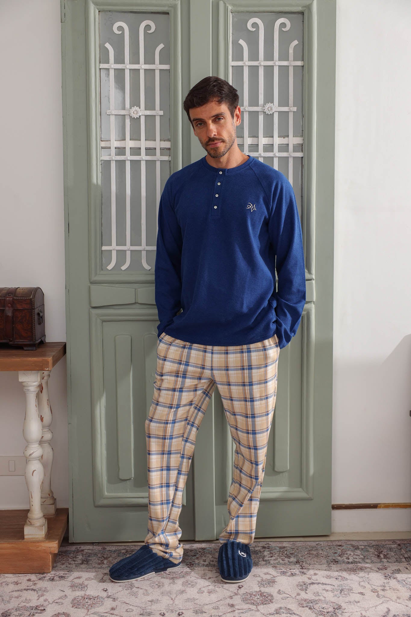 بيجاما كاشمير بمرد وبنطلون كاروه