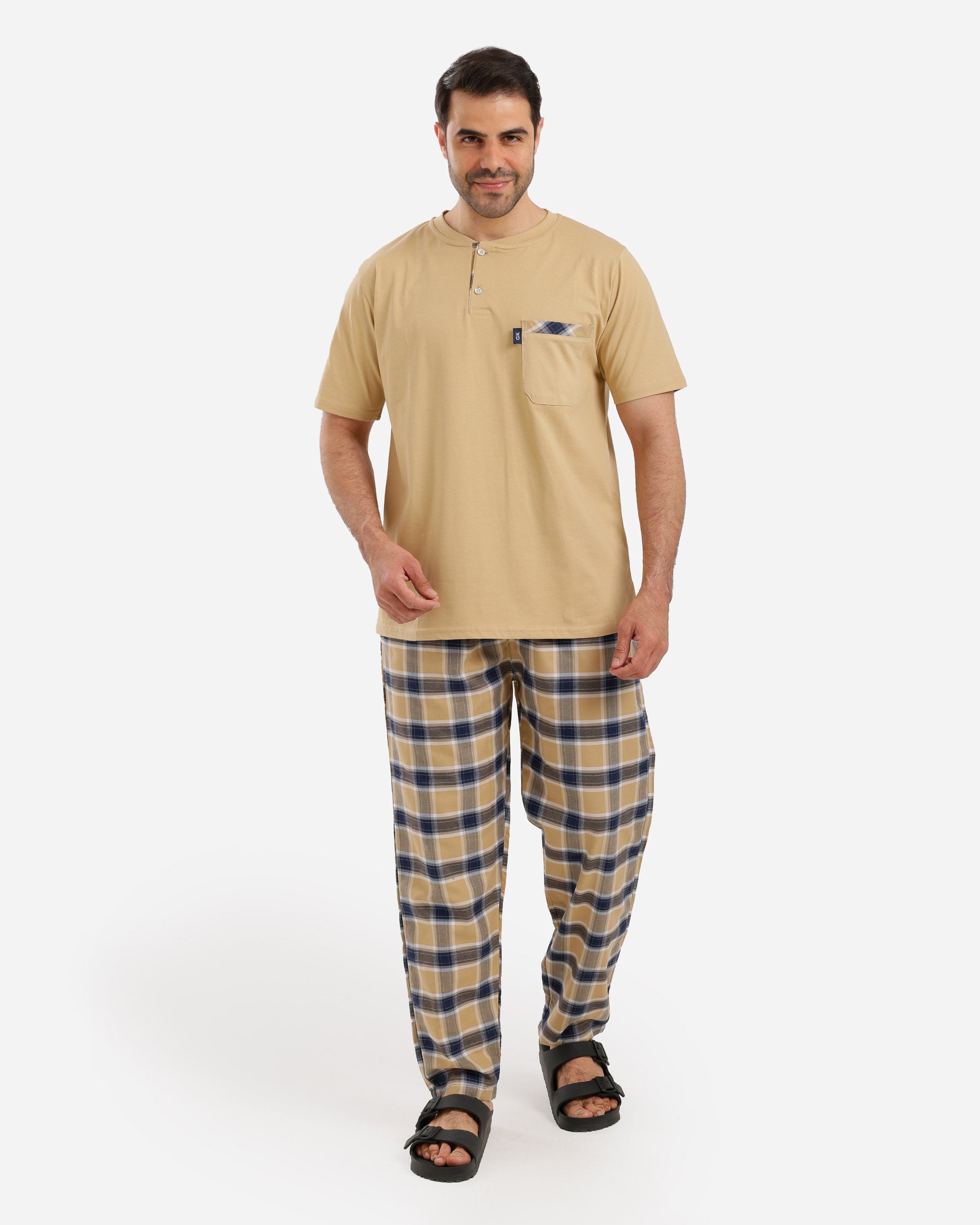 بيجاما نص كم بجيب ع الصدر بنطلون كاروهات