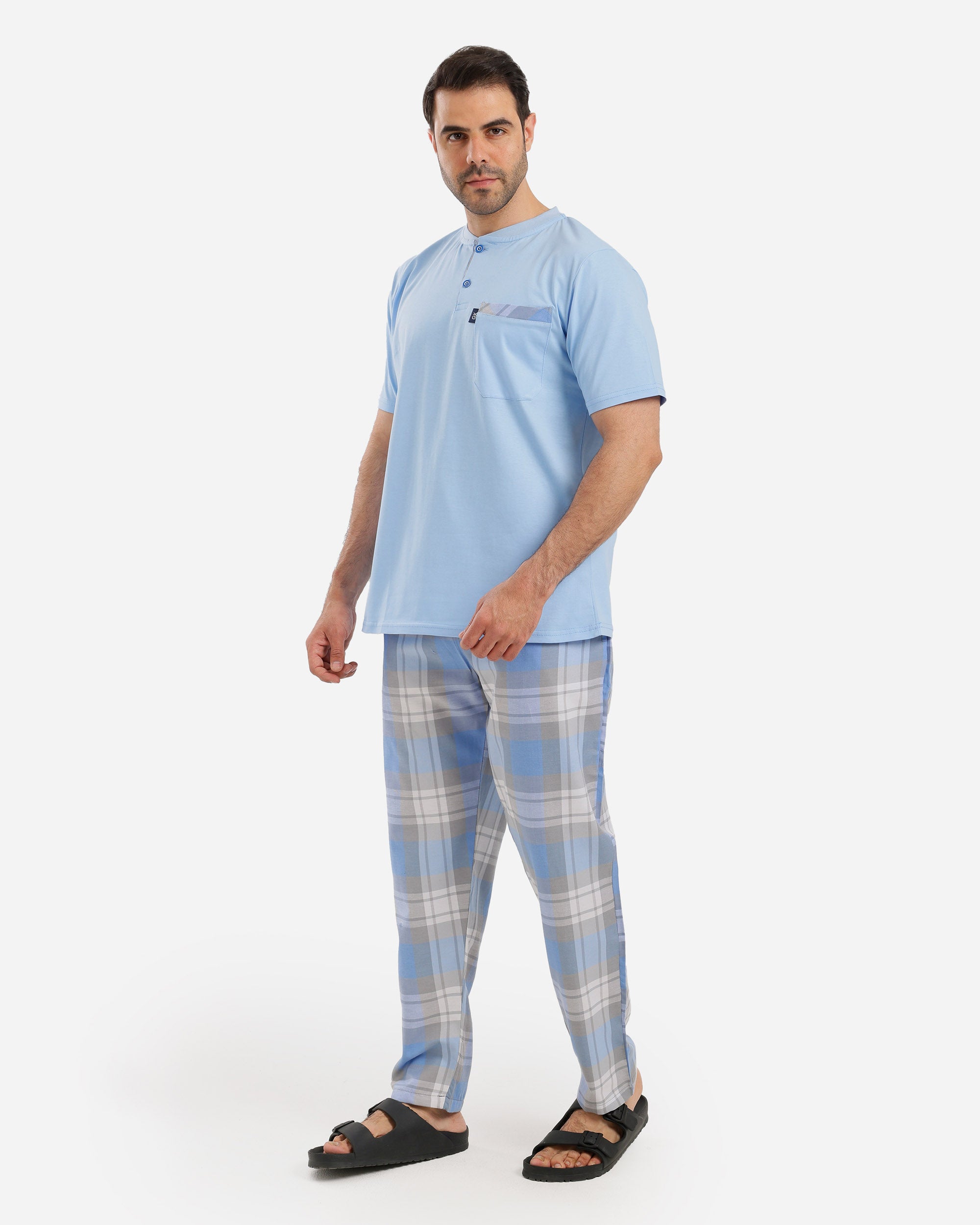 بيجاما نص كم بجيب ع الصدر بنطلون كاروهات