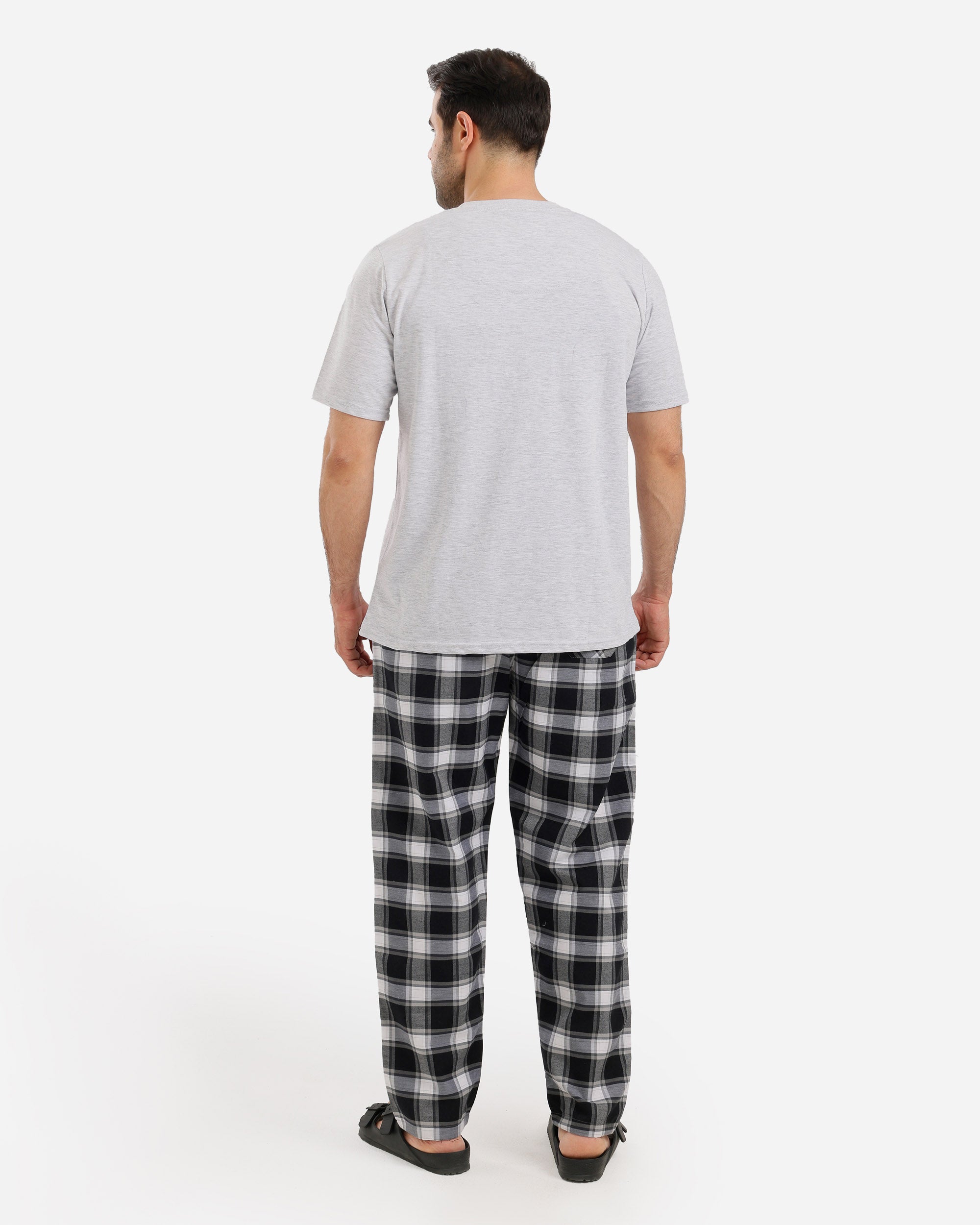 بيجاما نص كم بجيب ع الصدر بنطلون كاروهات