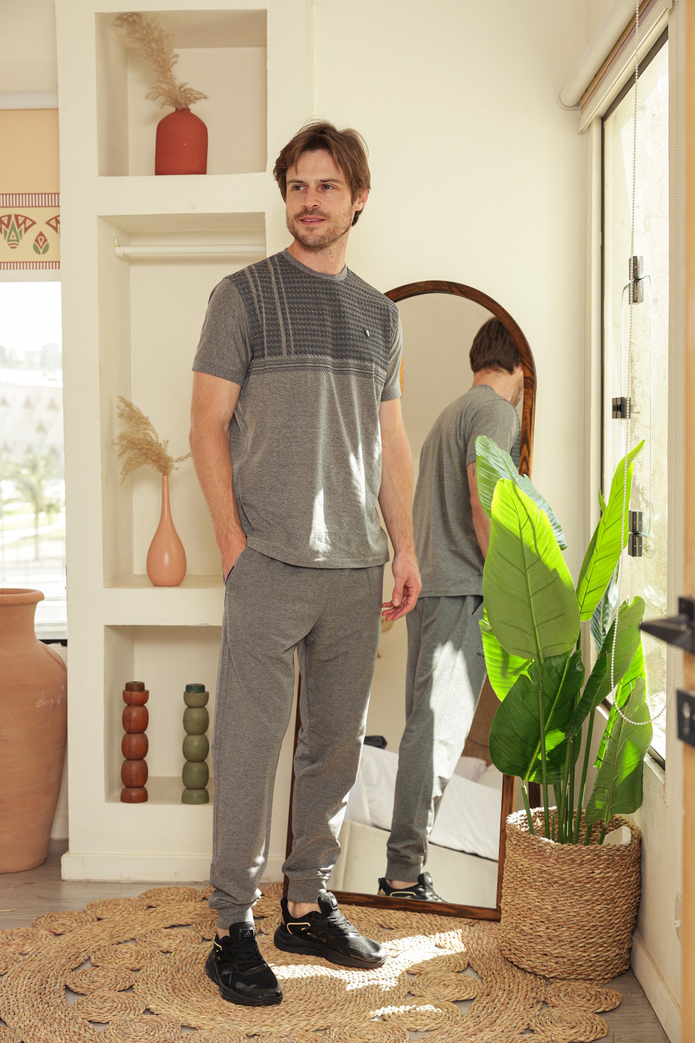 تريننج رجالي راوند صدر أشكال هندسيه