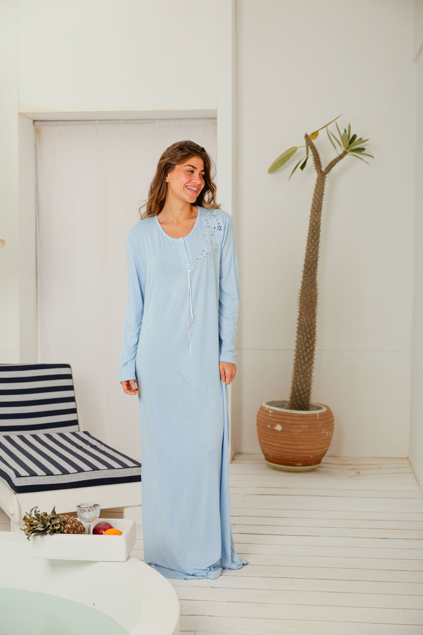 قميص كم فسكوز ليكرا مطرز علي الصدر