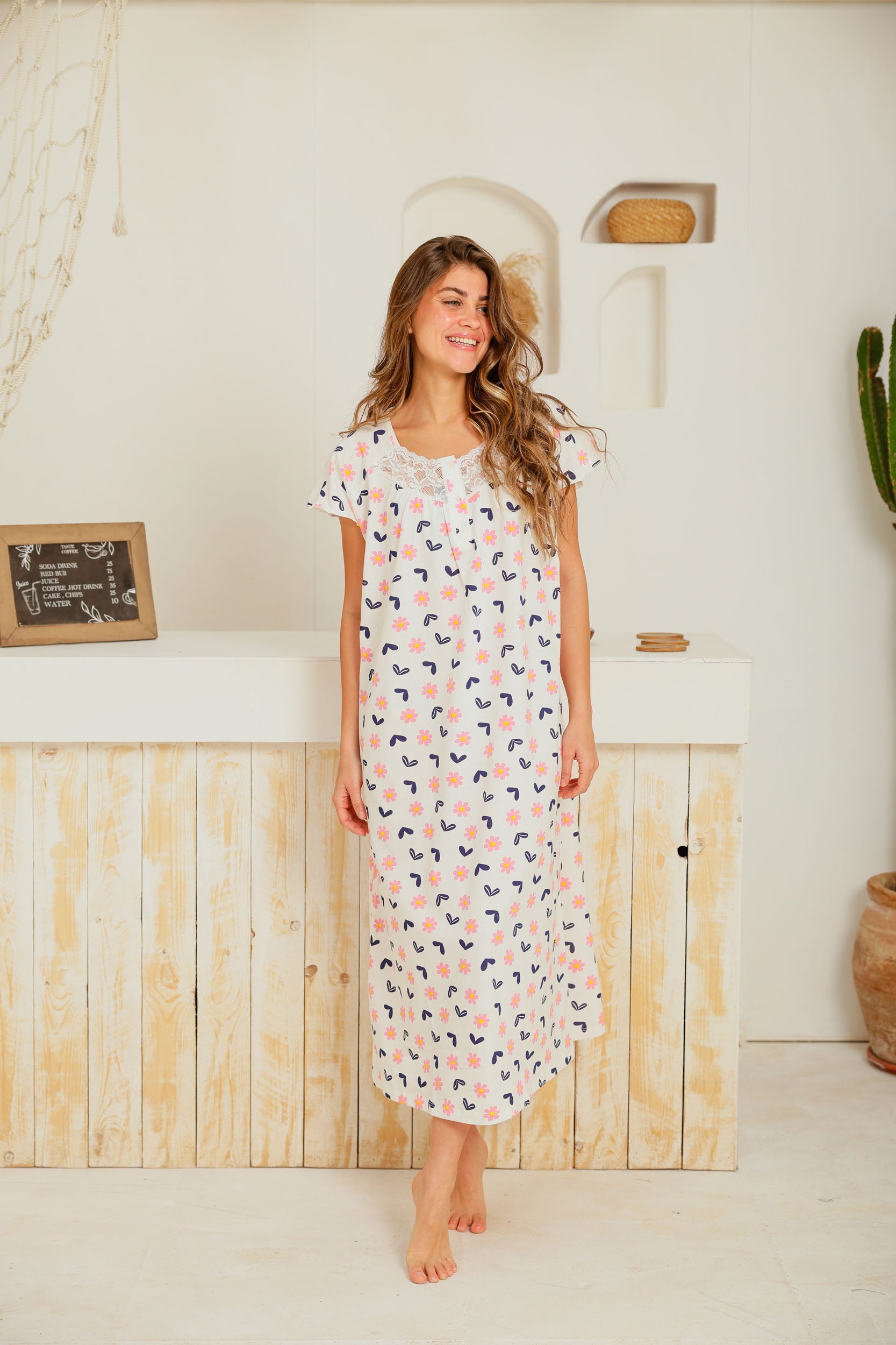 قميص ربع كم صدر دانتيل مطبوع قلوب