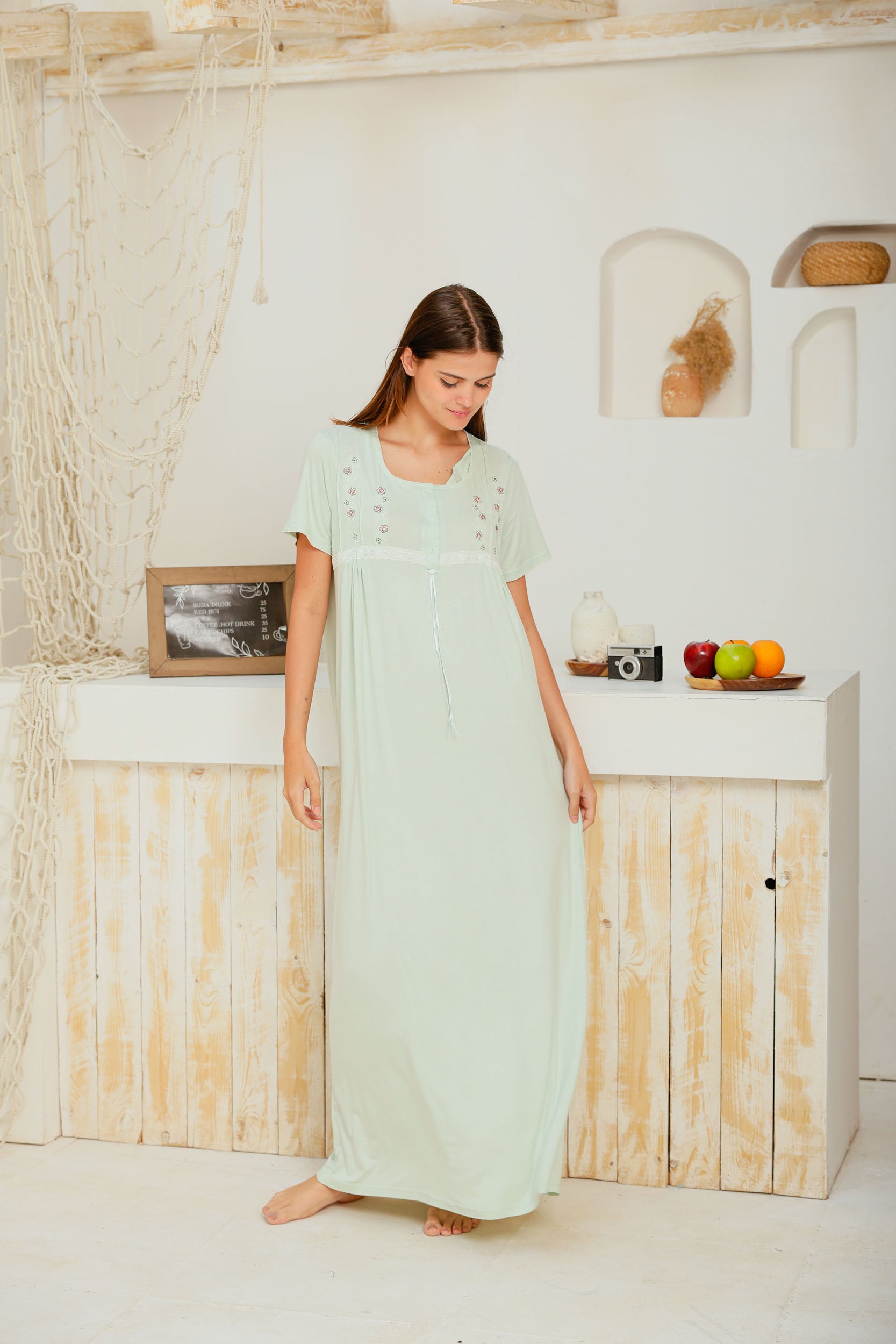 قميص نص كم ساده مطرز فسكوز ليكرا