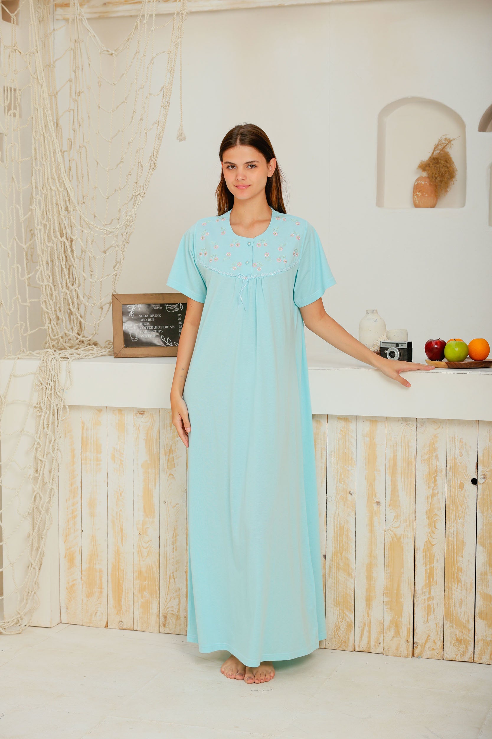 قميص نص كم ساده مطرز ورده