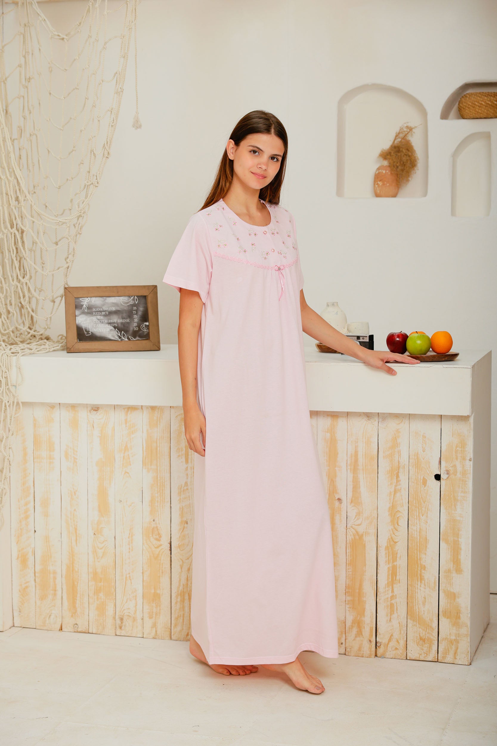 قميص نص كم ساده مطرز ورده