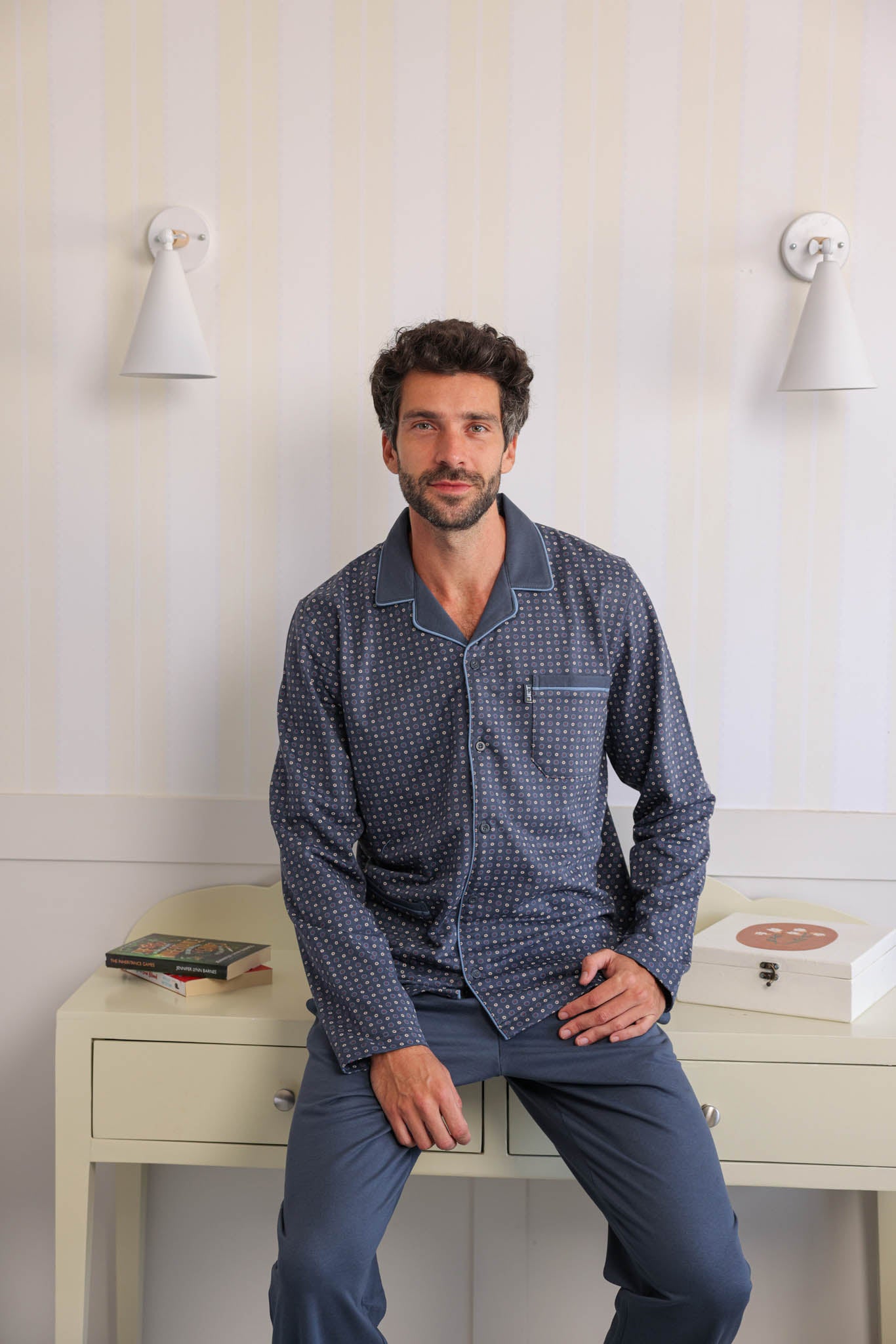 بيجاما رجالي ميلتون كلاسيك بزراير مطبوع