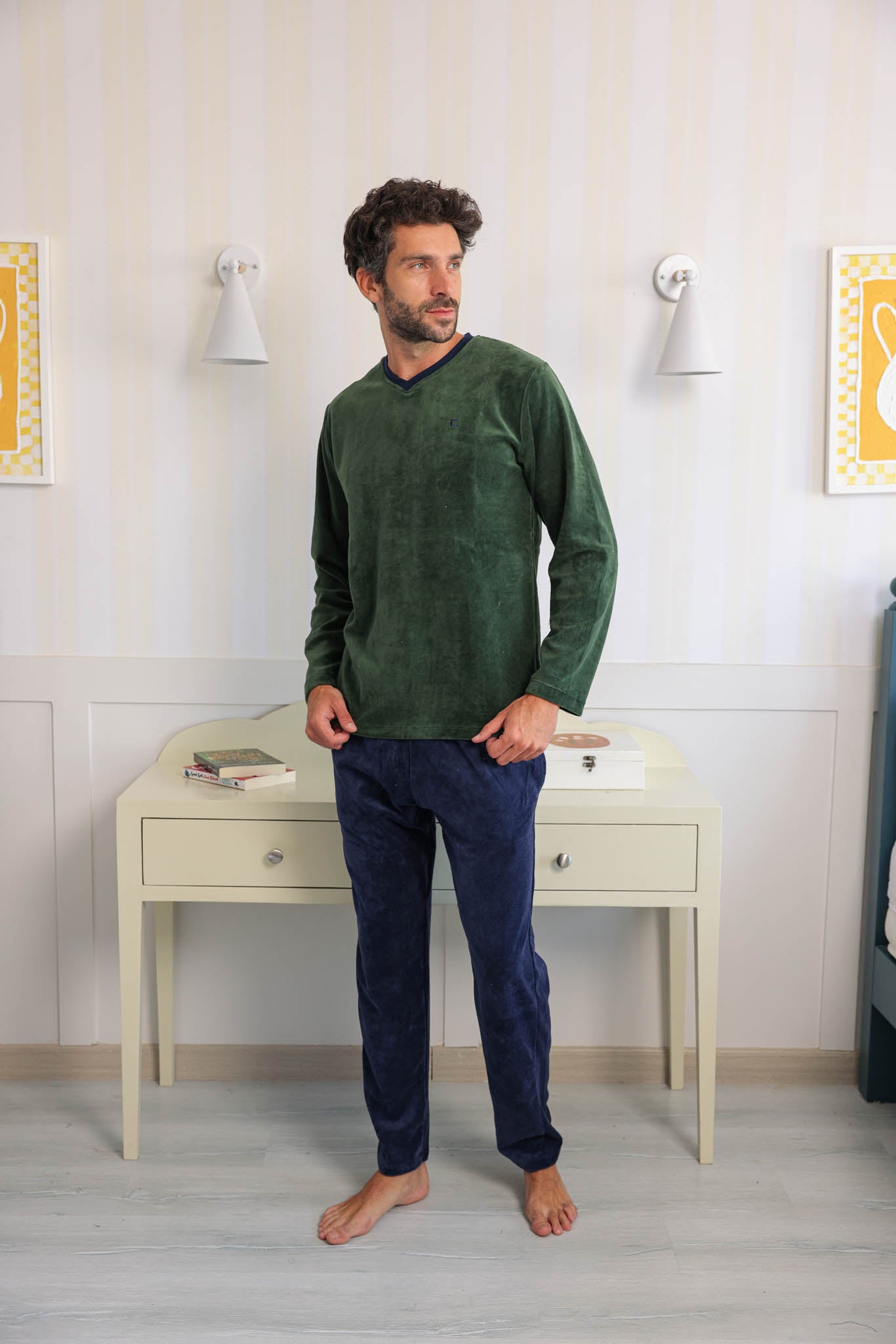 بيجاما رجالي قطيفه ساده رقبه سبعه