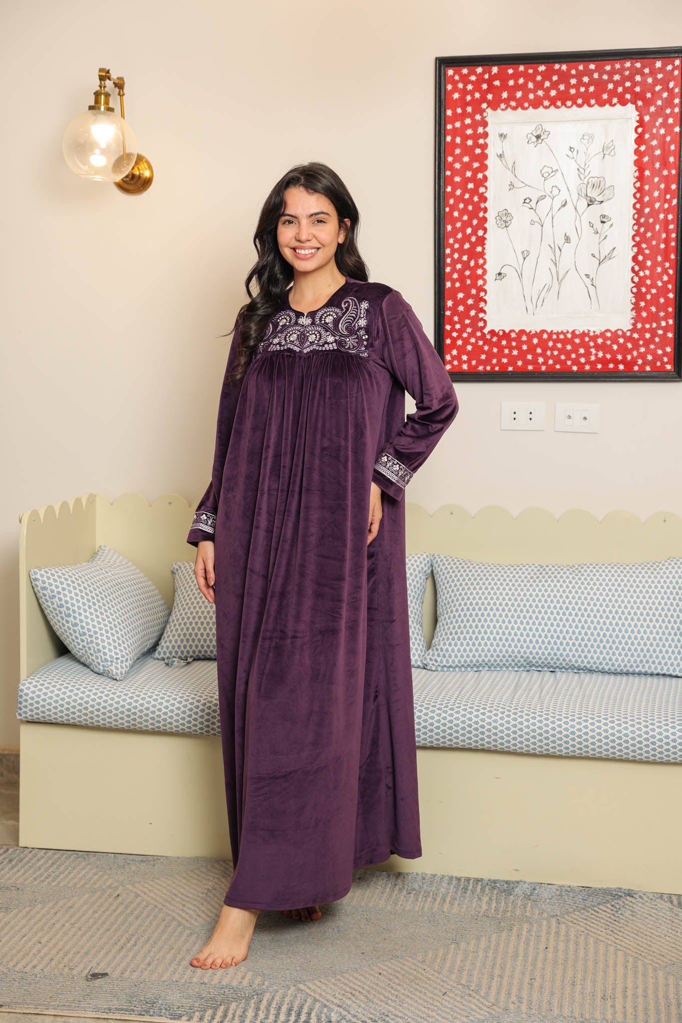 جلابيه قطيفه ساده مطرز بسفره