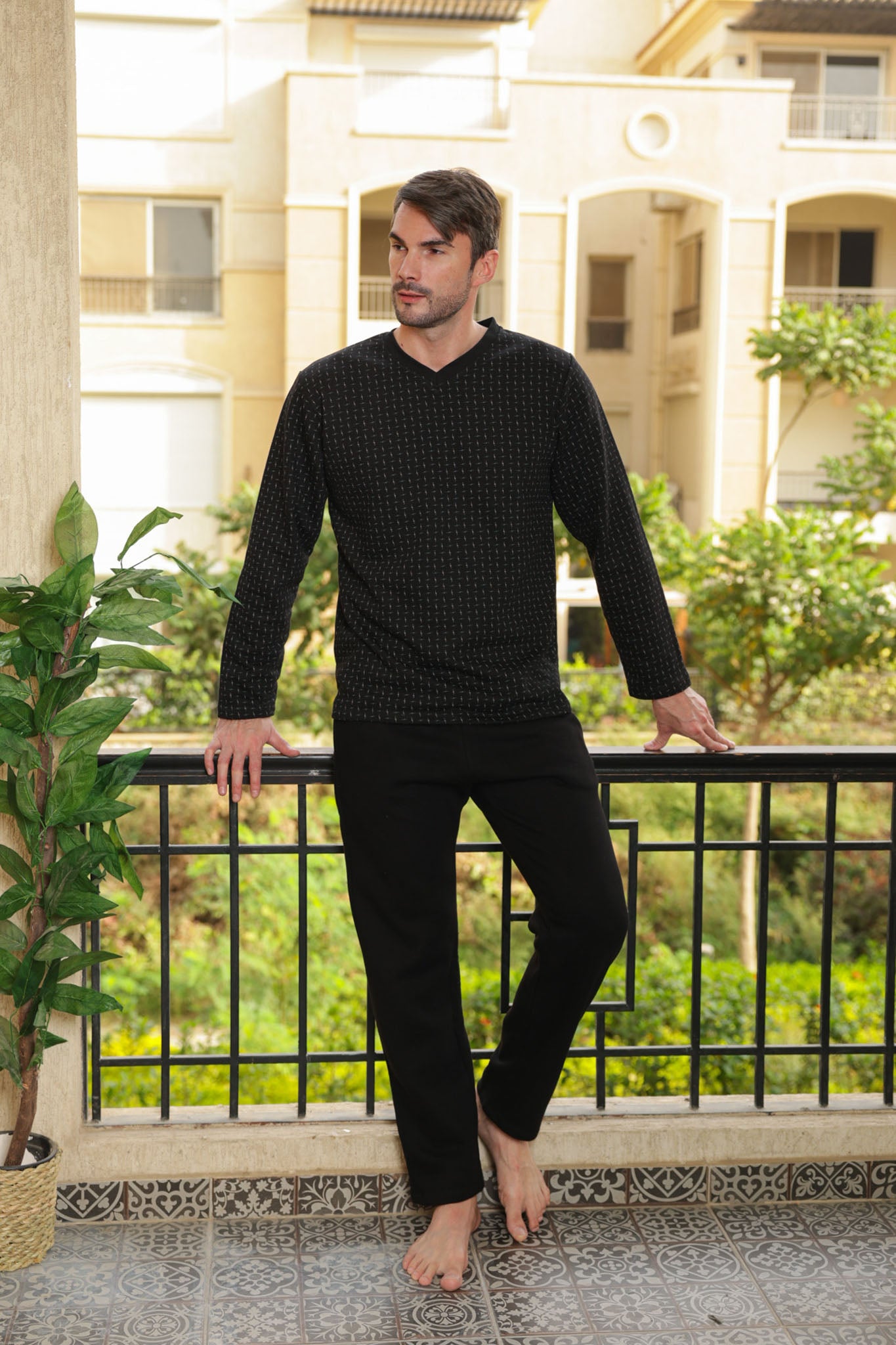 بيجاما ميلتون رقبه سبعه مطبوع روتاري بنطلون ساده