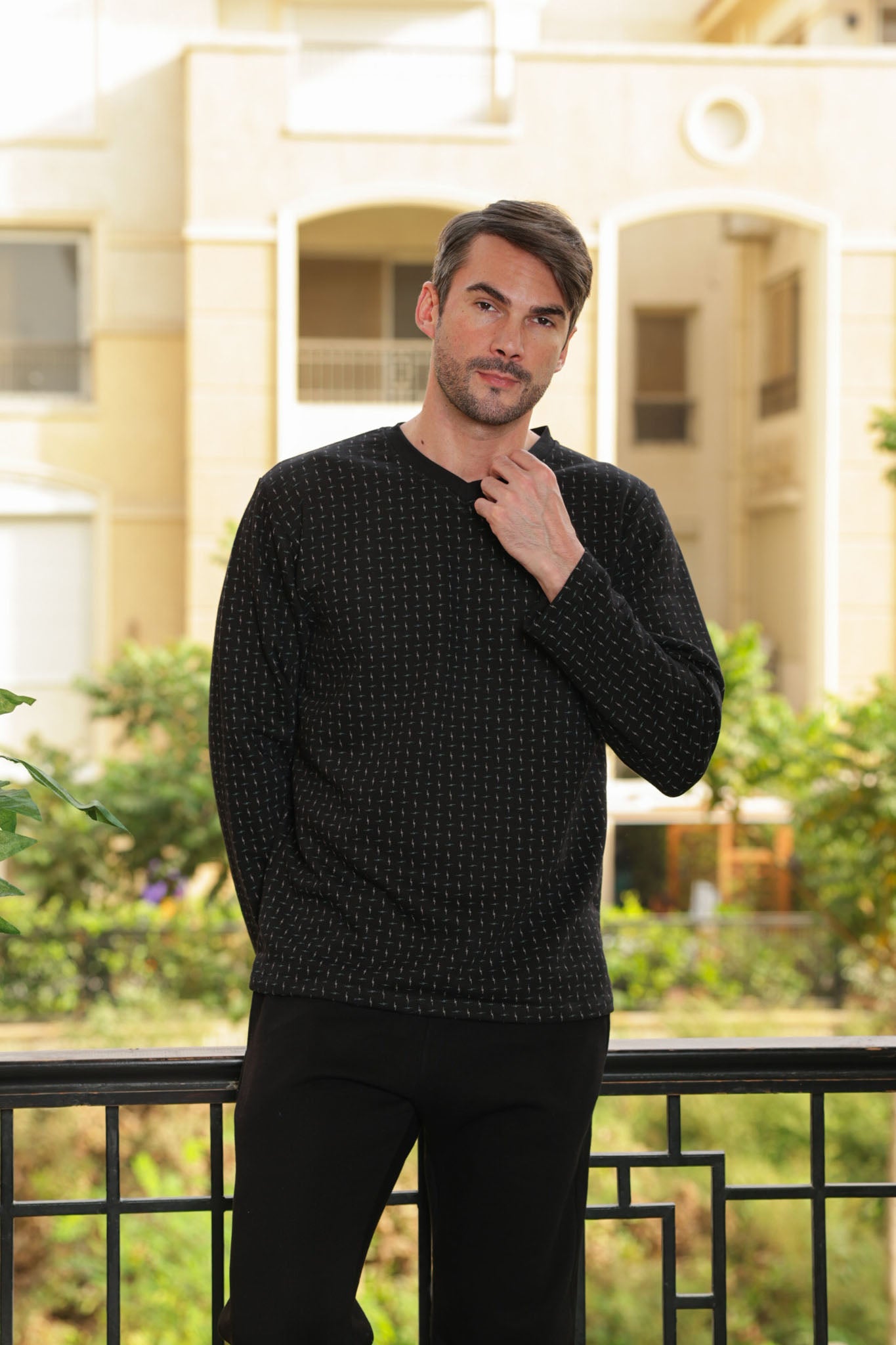 بيجاما ميلتون رقبه سبعه مطبوع روتاري بنطلون ساده