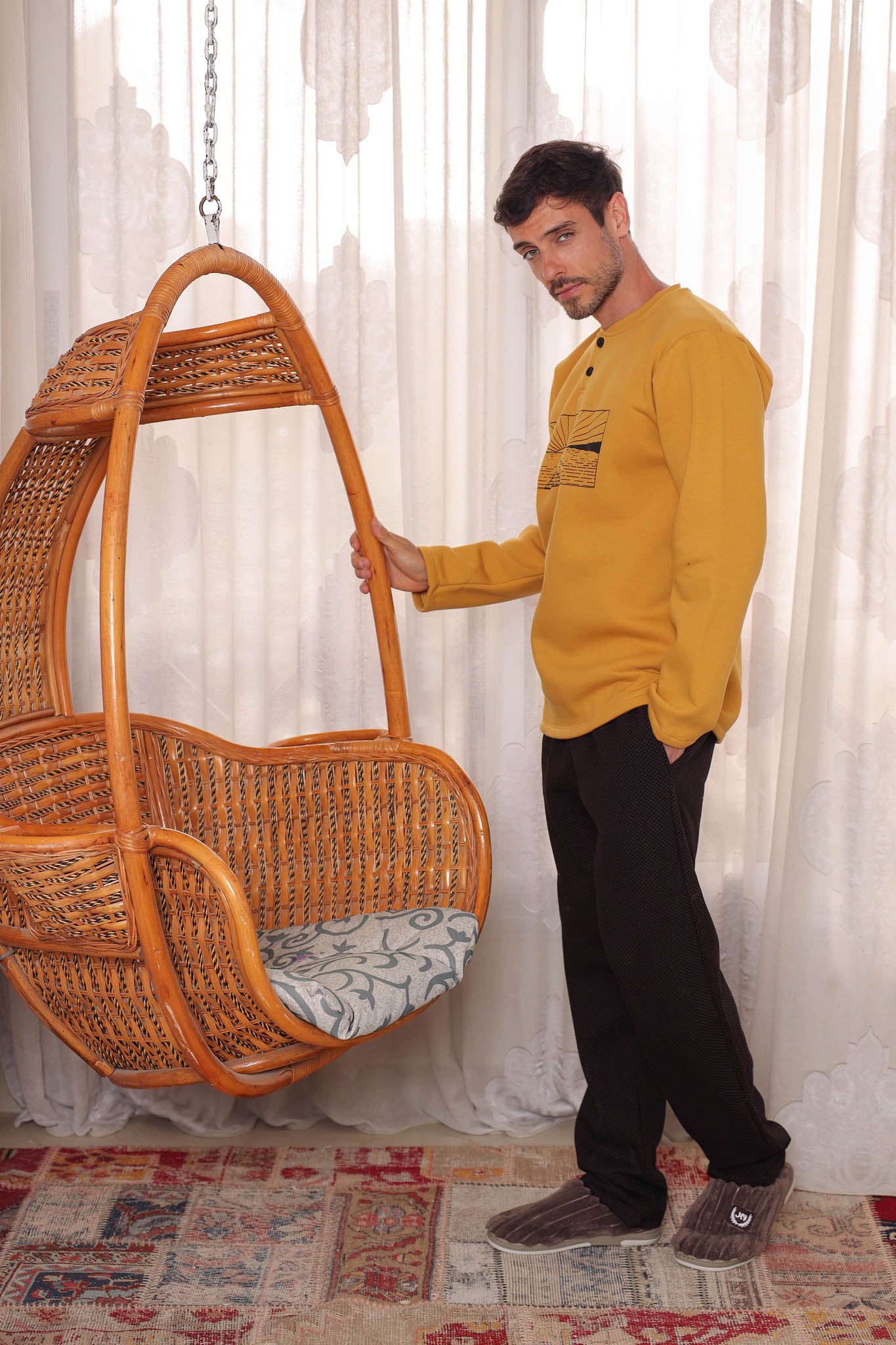 بيجاما ميلتون صدرد مطبوع بنطلون روتاري