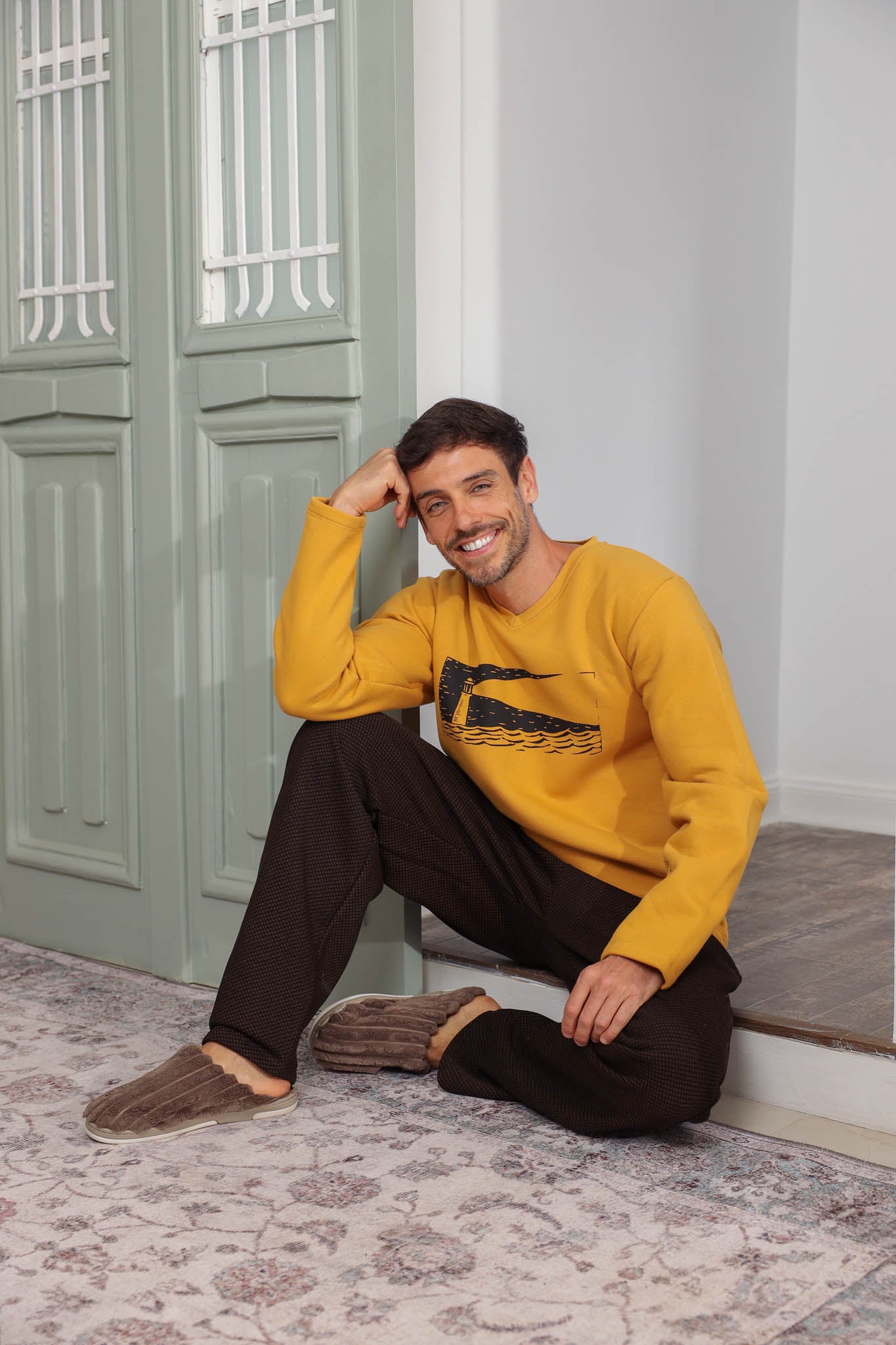 بيجاما ميلتون صدر مطبوع بنطلون روتاري