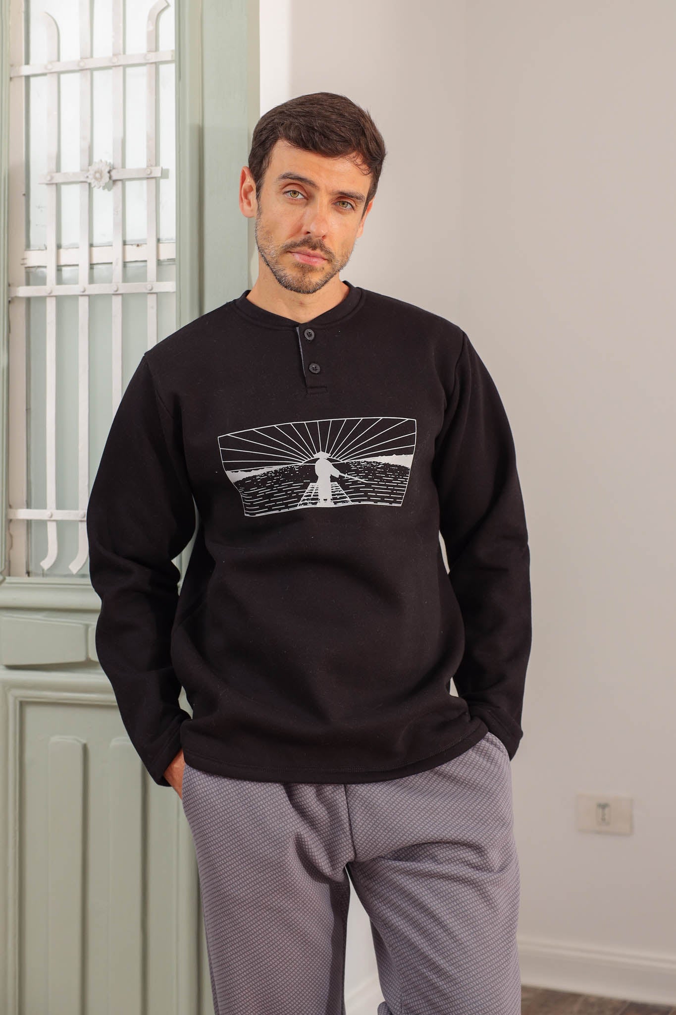 بيجاما ميلتون صدرد مطبوع بنطلون روتاري