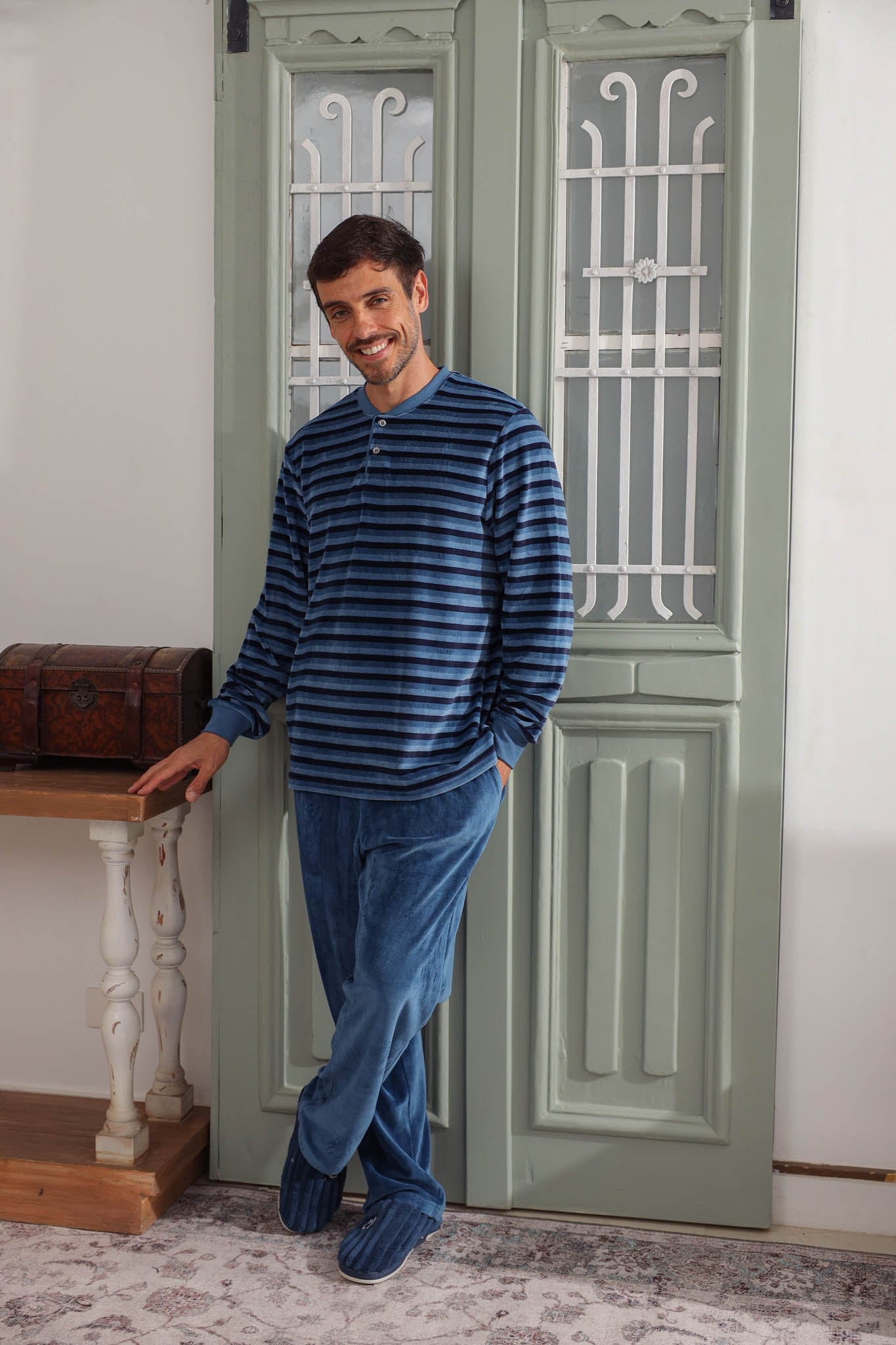 بيجاما قطيفه سترايبر بنطلون ساده