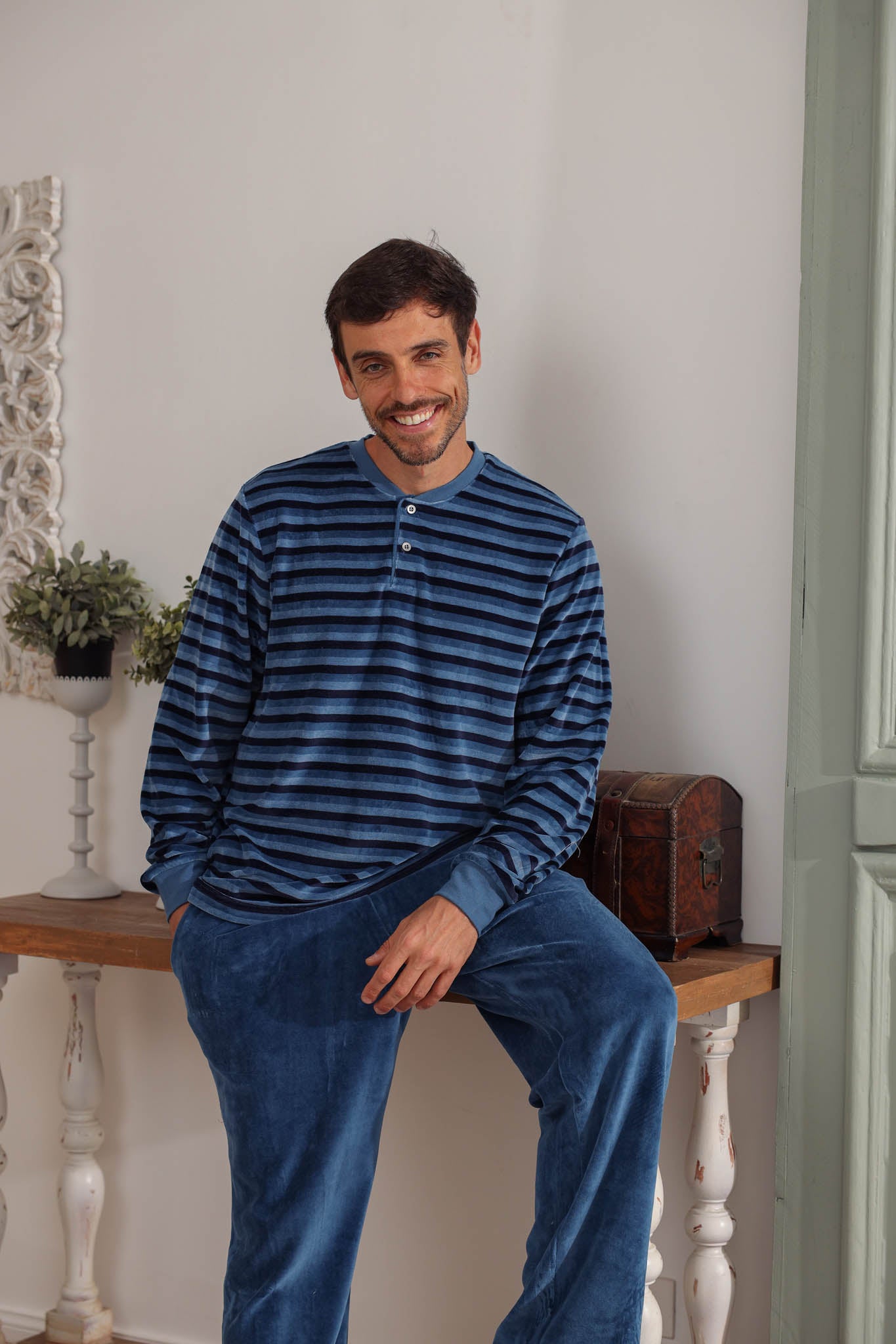 بيجاما قطيفه سترايبر بنطلون ساده