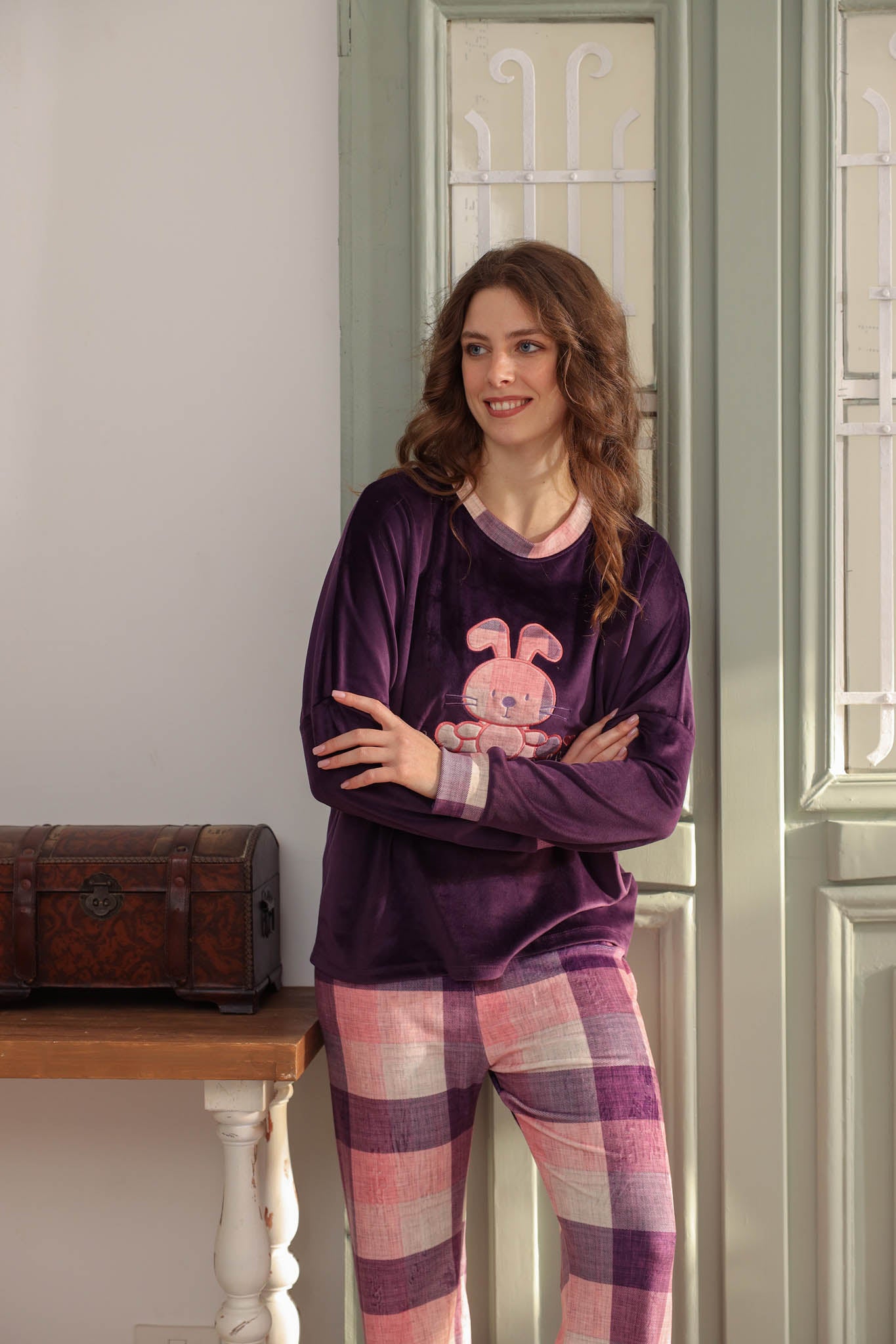 بيجاما قطيفه ارنب بنطلون كاروه