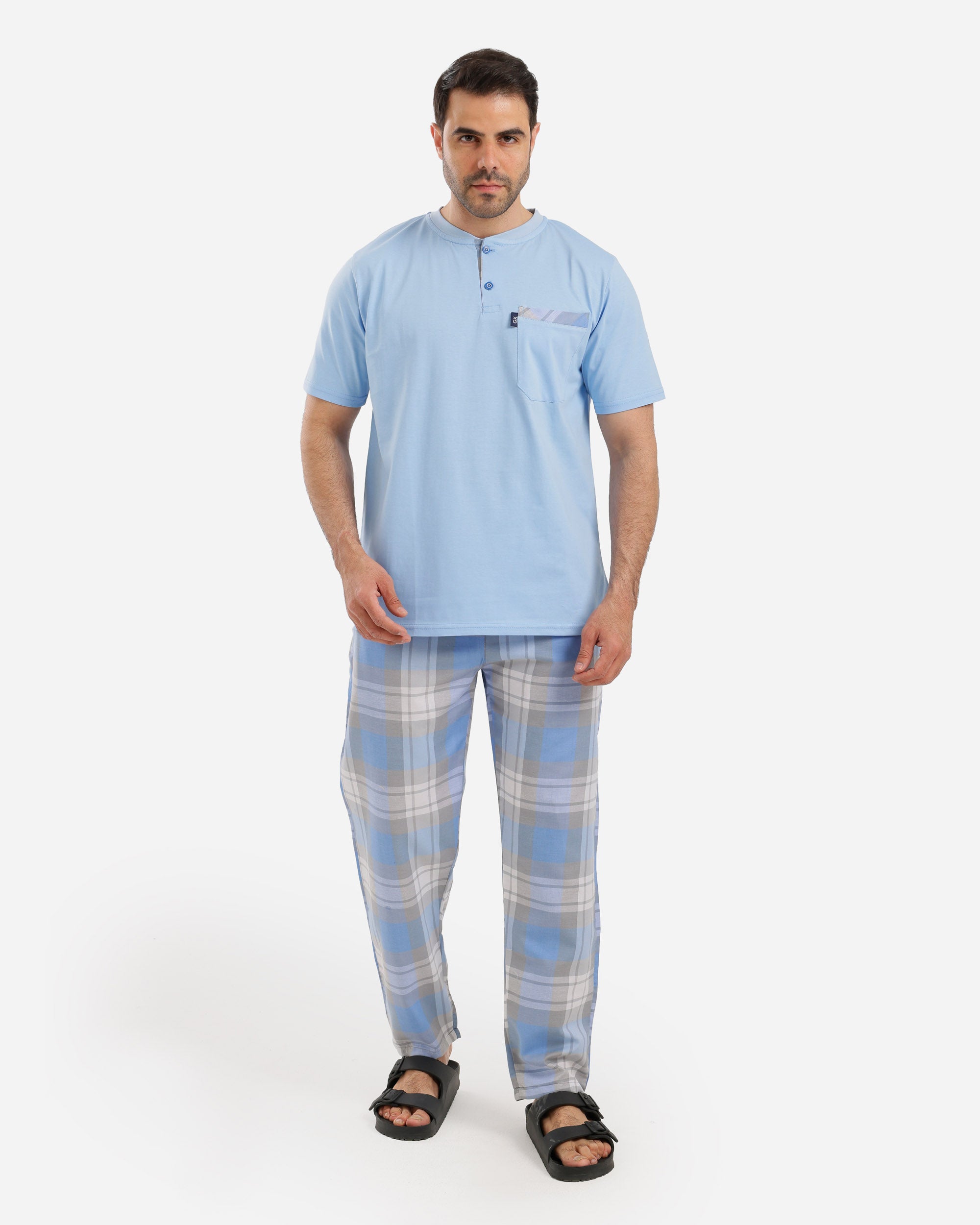 بيجاما نص كم بجيب ع الصدر بنطلون كاروهات