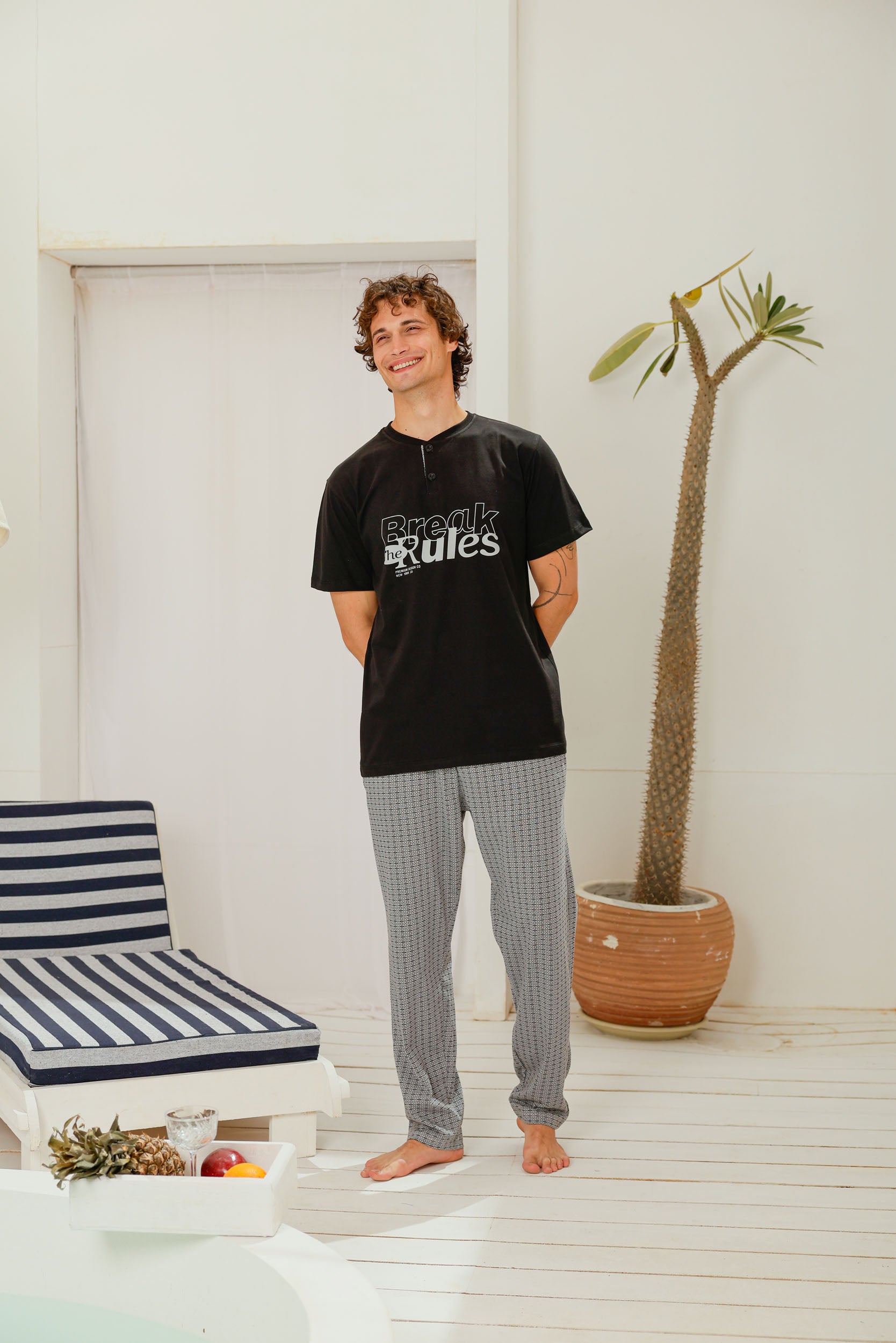 بيجاما نص كم بندا بزراير بنطلون مطبوع