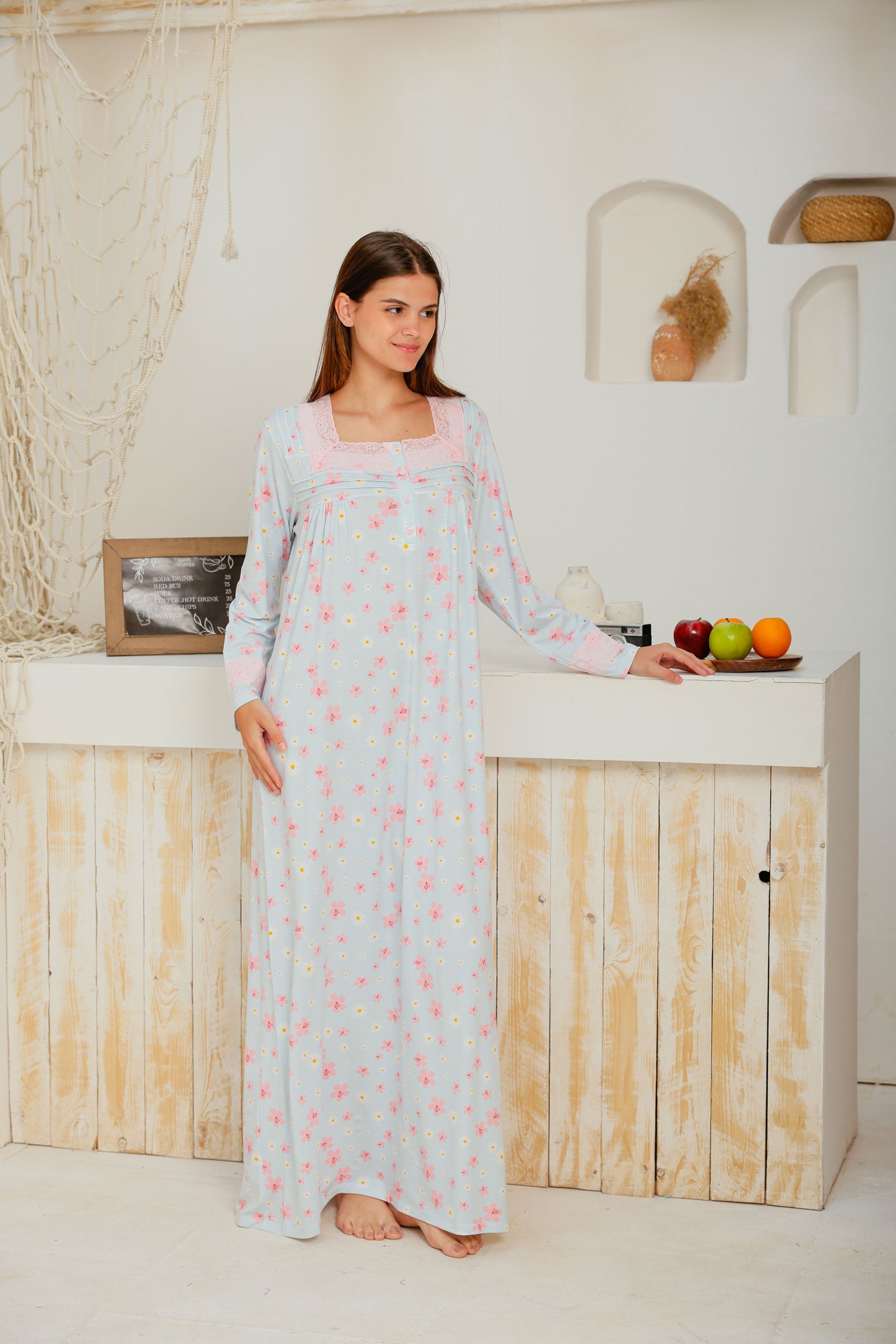 جلابيه كم روتاري بدانتيل ع الصدر