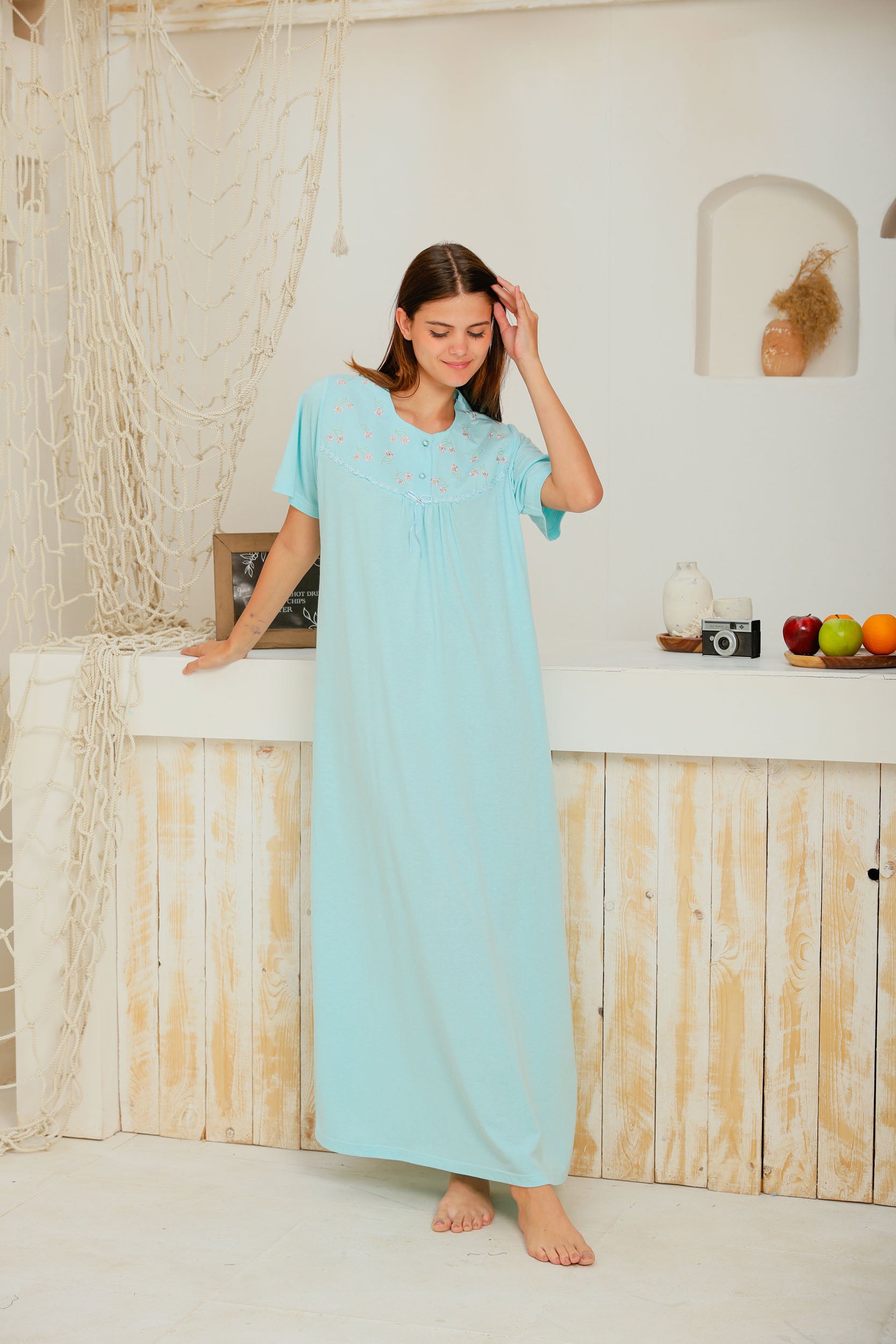 قميص نص كم ساده مطرز ورده