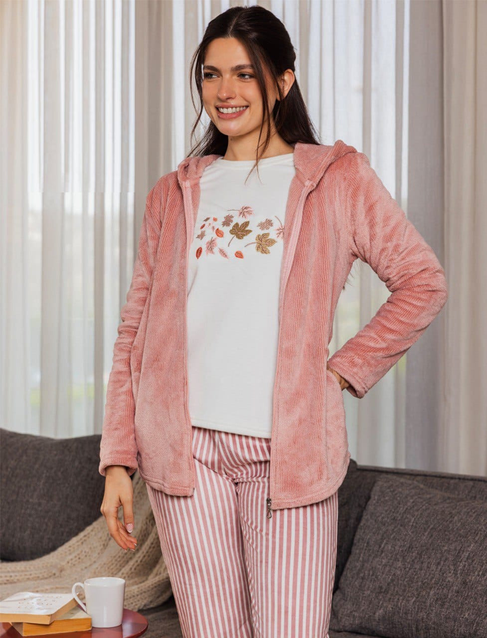 بيجاما حريمي 3 قطع بنطلون مخطط