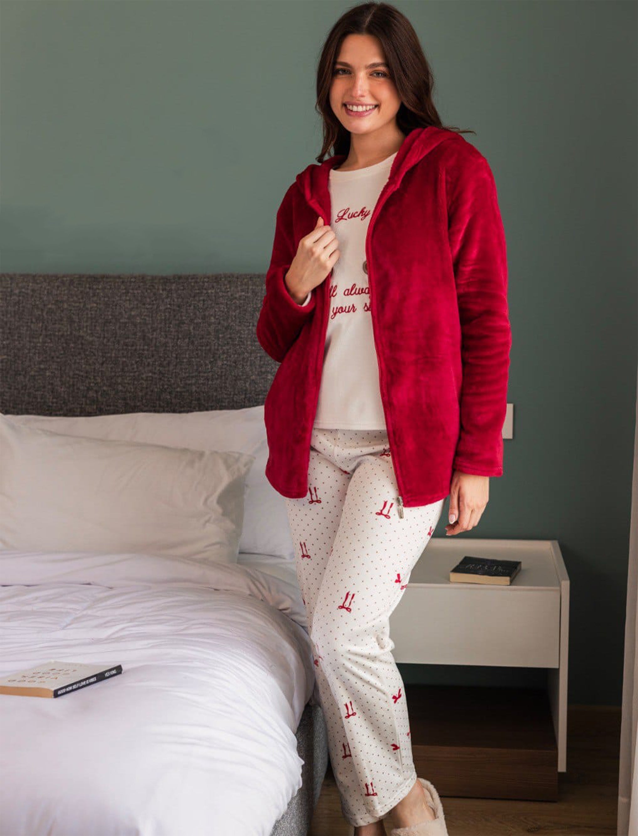 بيجاما حريمي 3 قطع بنطلون منقط